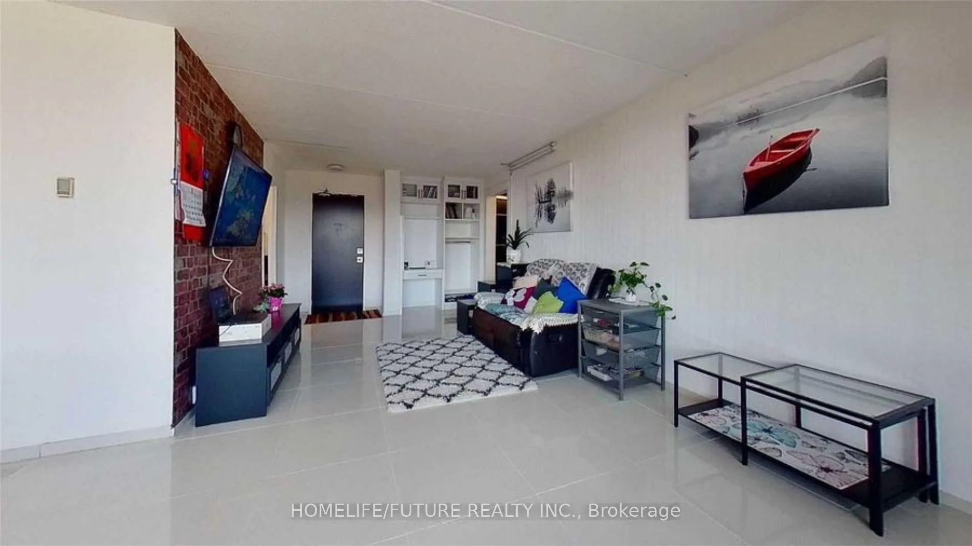 Bright & Large 2-Bed Unit with Balcony! image indicator(4)