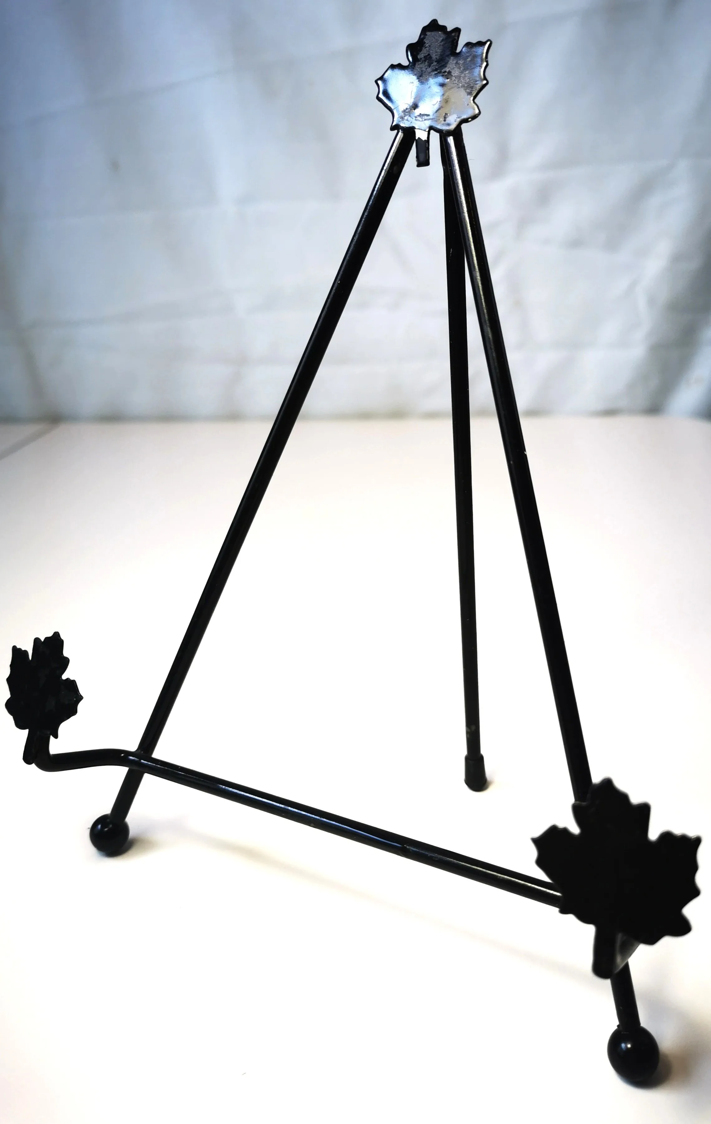 Plate 1960s Floral Fabric & Resin Tray includes Plate Stand image indicator(6)