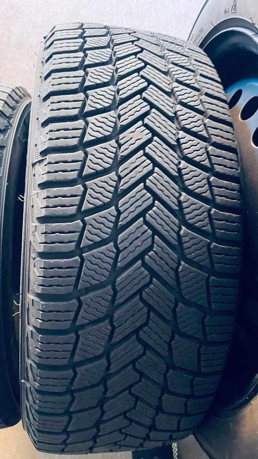 4 Michelin Xice snow winter tire on steel rim. 215/50 R17 image indicator(6)