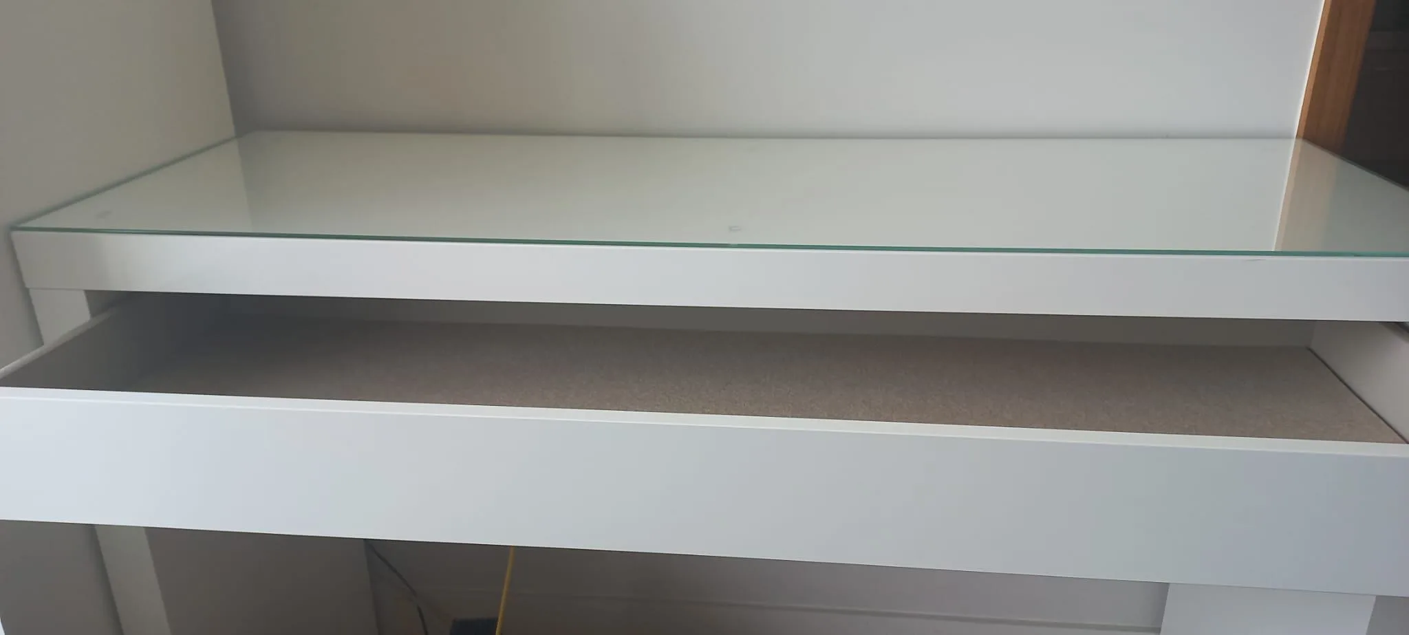 MALM Ikea dressing table (WHITE) image indicator(5)