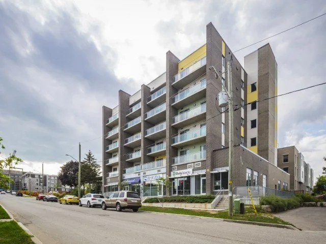 All-Female Luxury Condo Steps from Laurier & Waterloo University image indicator(5)