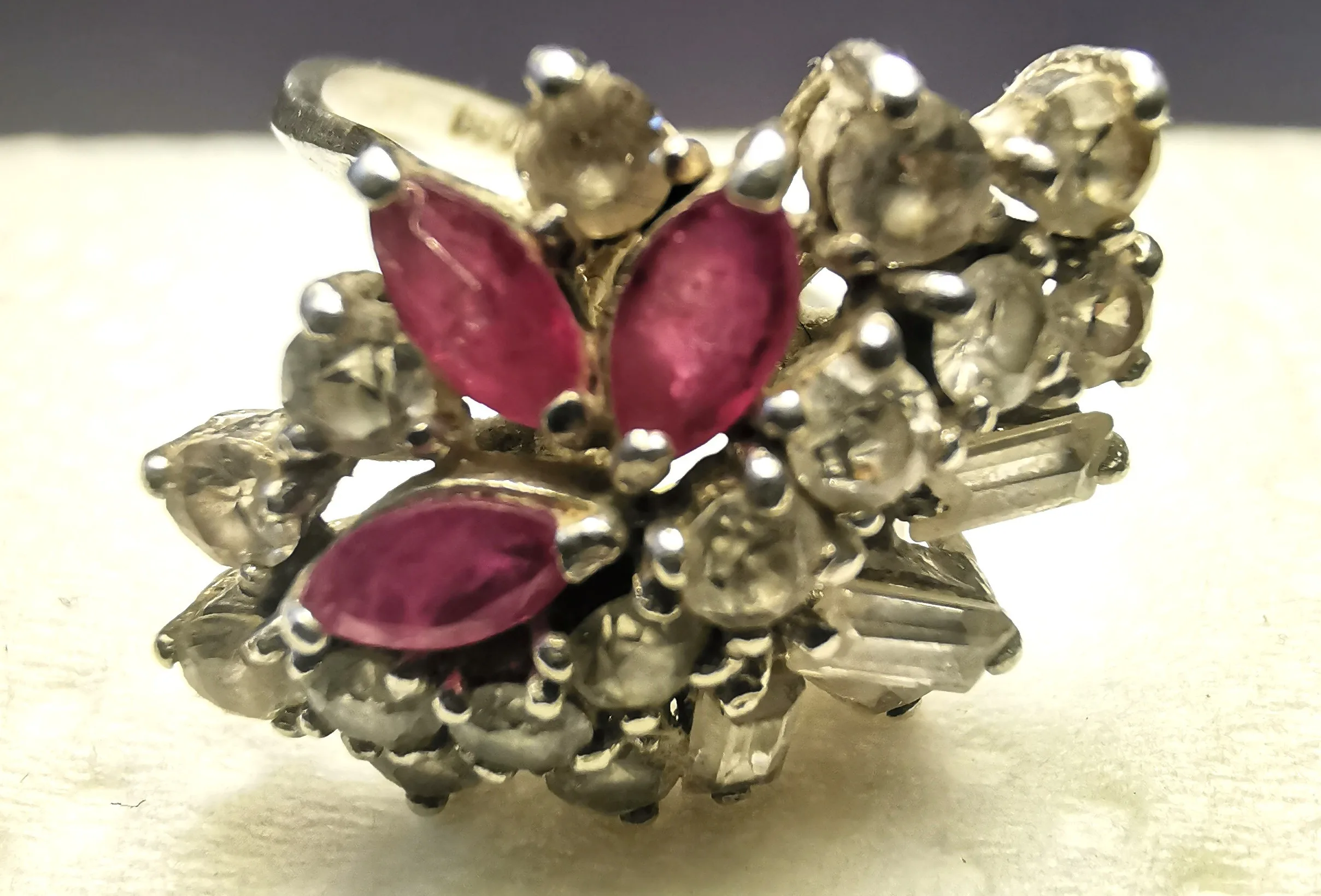 Cocktail Ring Vintage Crafted from 925 sterling silver Starburst image indicator(8)