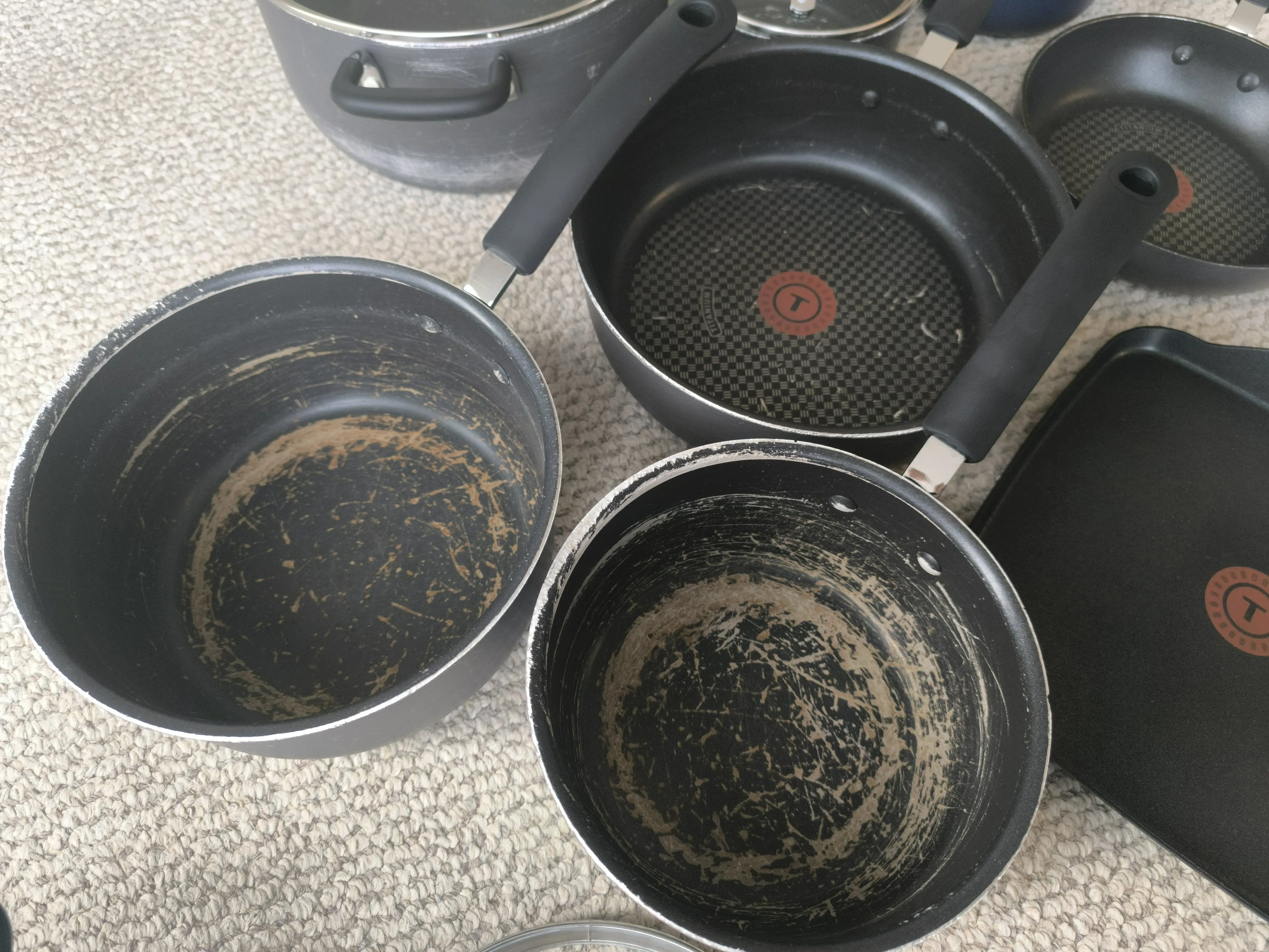 T-FAL Titanium Nonstick cookware set image indicator(3)