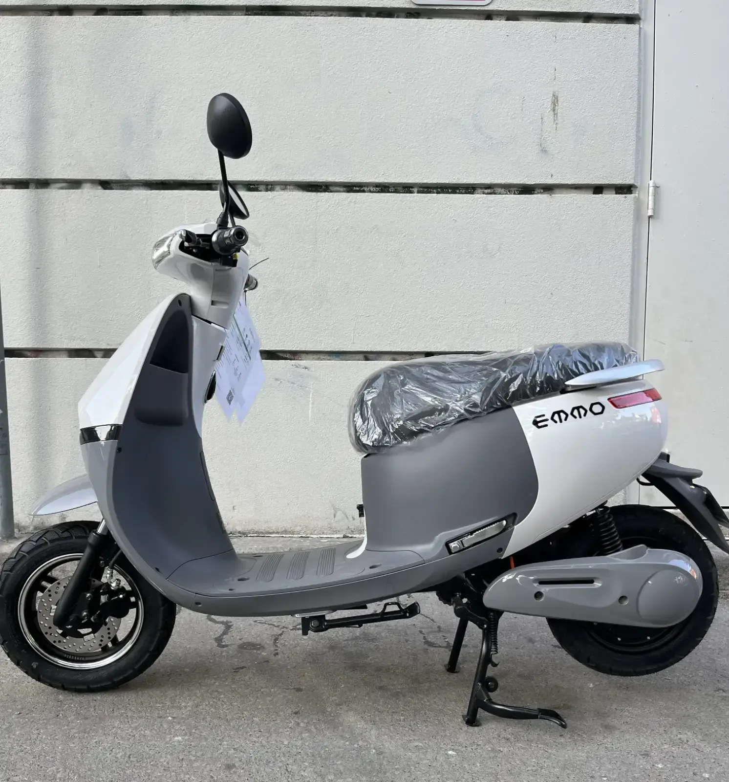 EMMO HIVEE | Showroom Demo / As-New / Full Warranty / $350 Off image indicator(2)