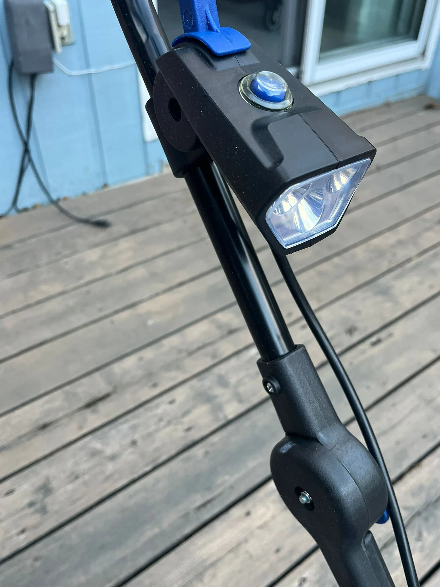 Ultra 21-inch 15 Amp Electric Snow Blower with Light image indicator(4)