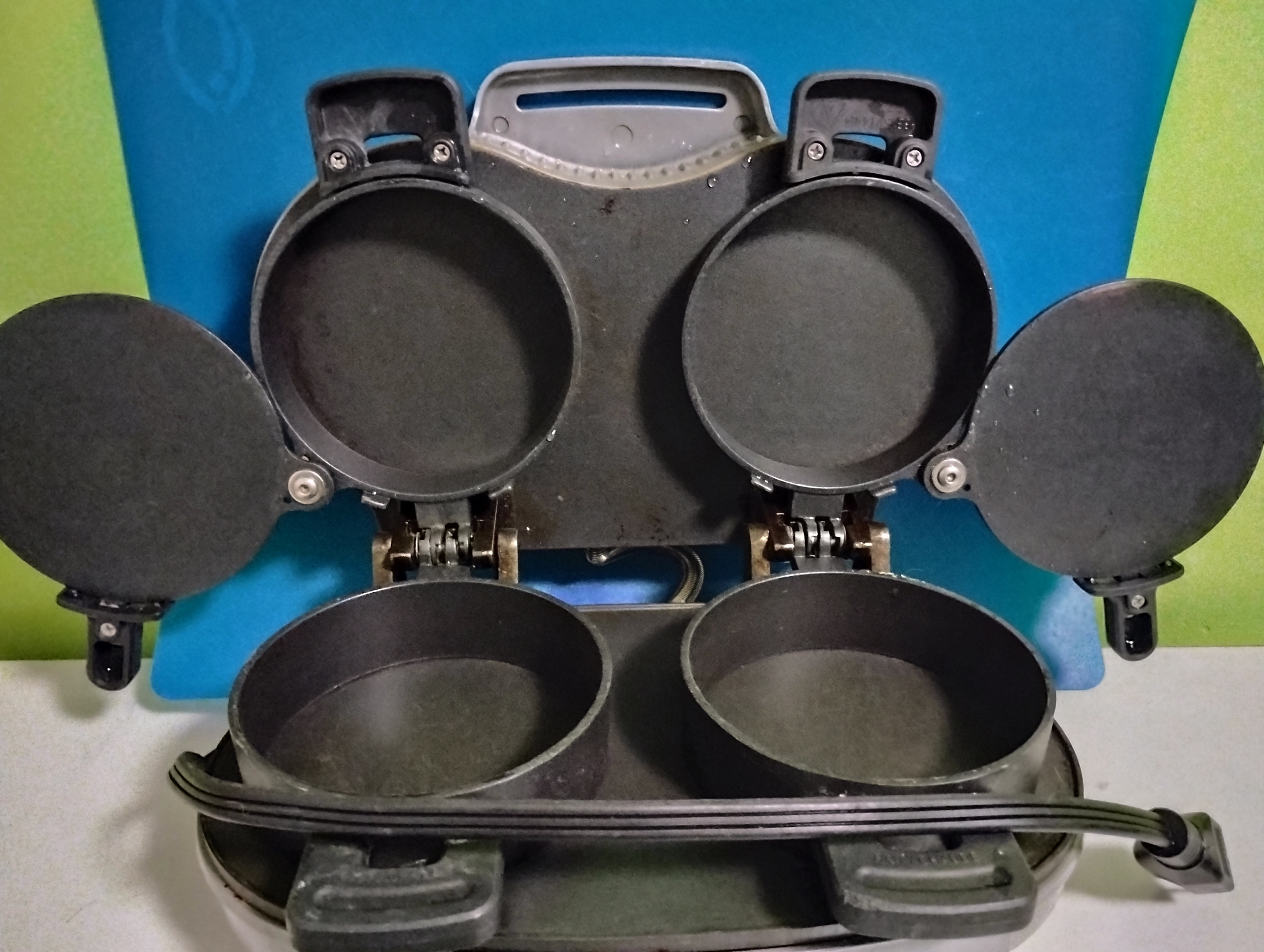Hamilton Beach Dual Breakfast Sandwich Maker – Like New - photo 2