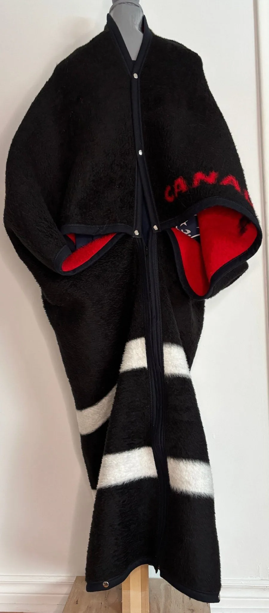 Biederlack Team Canada Hockey Snuggle Wrap Fleece Blanket image indicator(3)