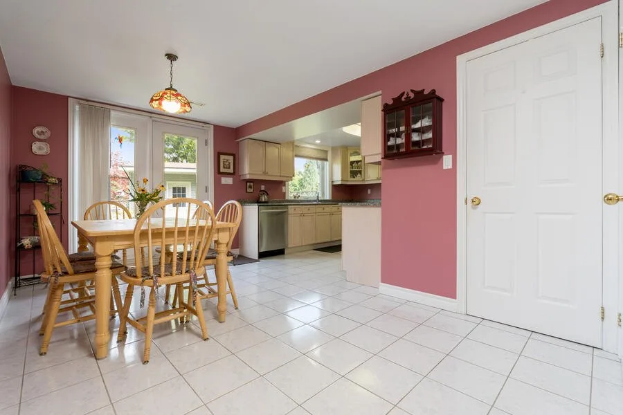 1 PRIVATE ROOM WITH PARKING AVAILABLE FROM JAN 1 image indicator(4)