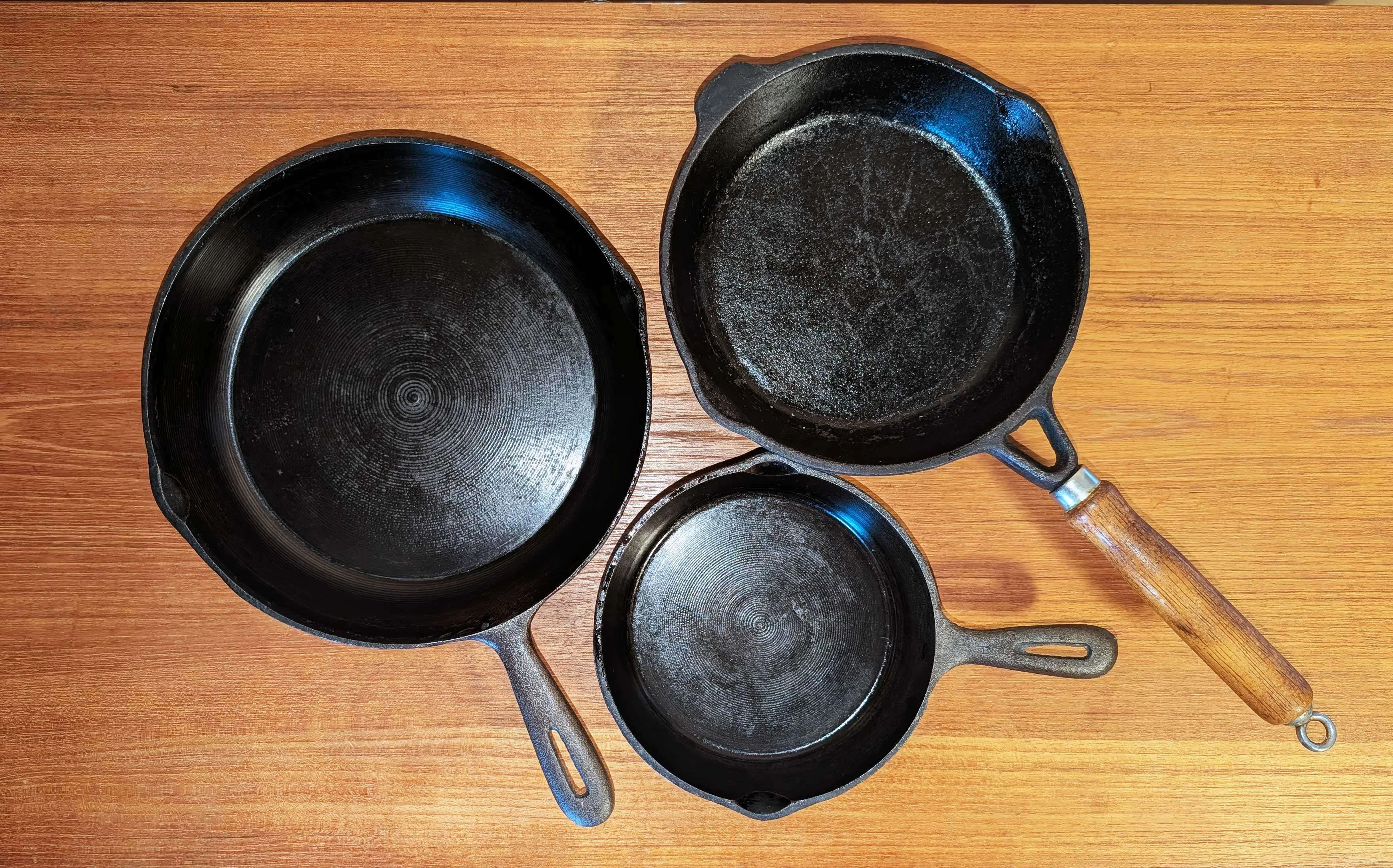 3 x Cast Iron Double Spout Skillets / Frying Pans - Seasoned