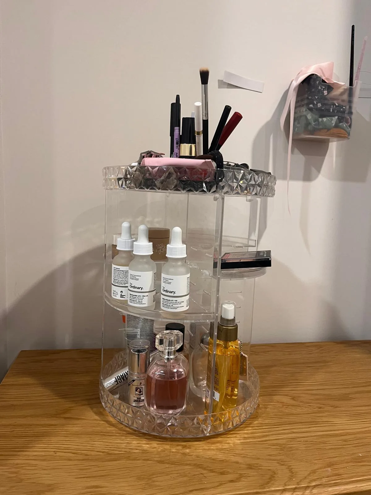 360° Rotating Makeup Organizer – Great Condition