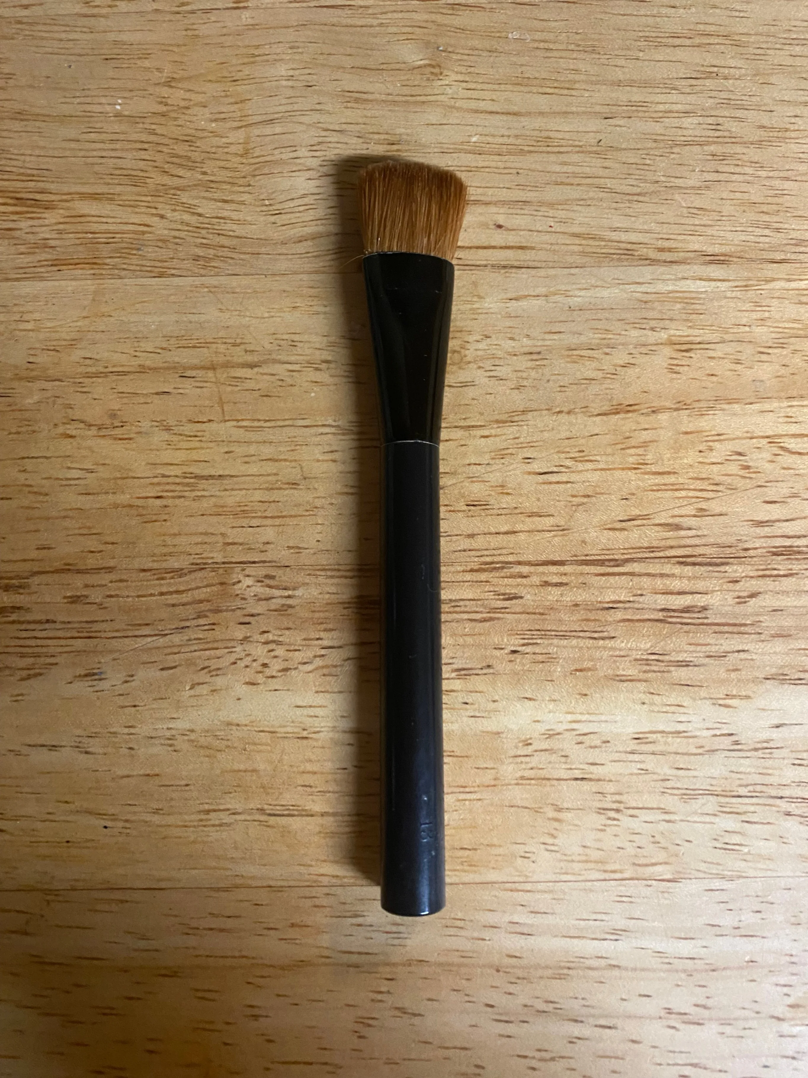 GIORGIO ARMANI BEAUTY FOUNDATION BRUSH image indicator(3)