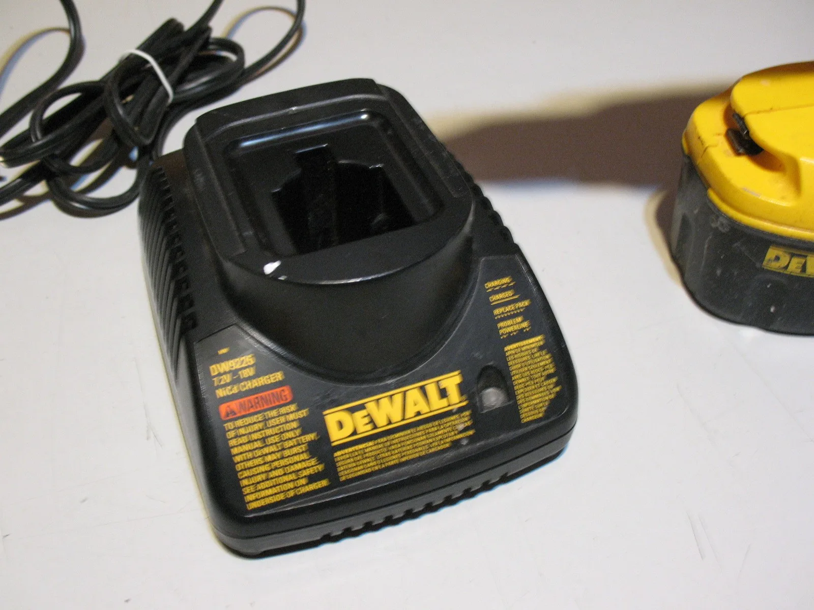 DeWalt 18 Volt Drill Package image indicator(5)