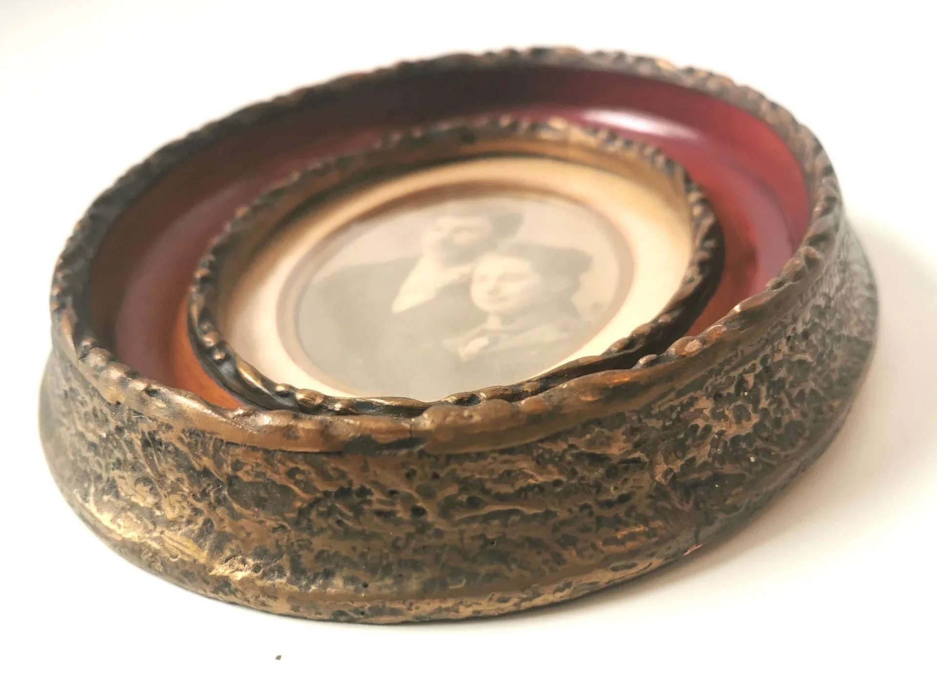 ANTIQUE T. EATON CO. Framed Portrait 1905 Canadian Couple H6570 image indicator(10)