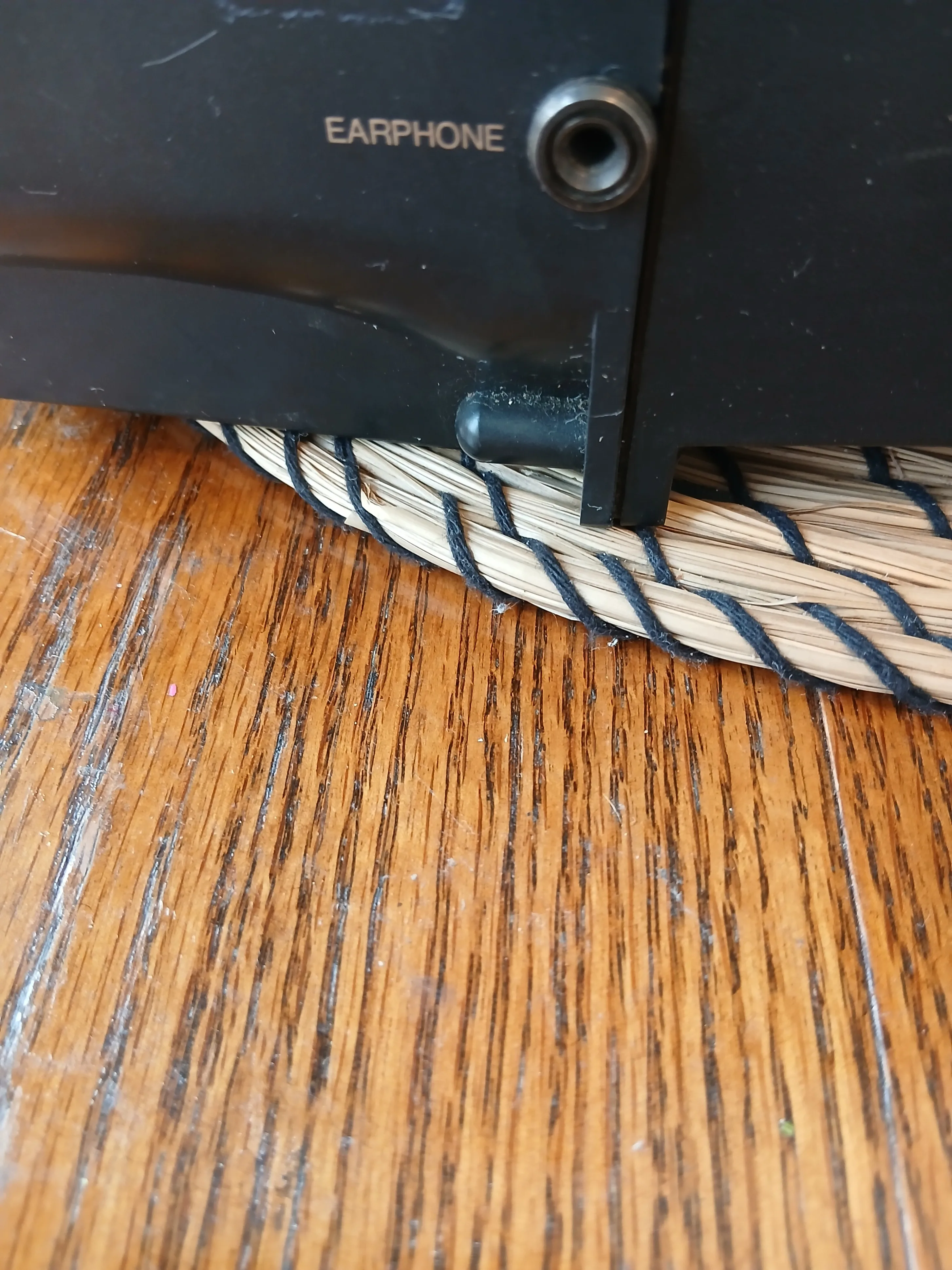 Vintage Retro Gaming TV Goldstar 13 3/4" CN-14A80 1993 image indicator(5)