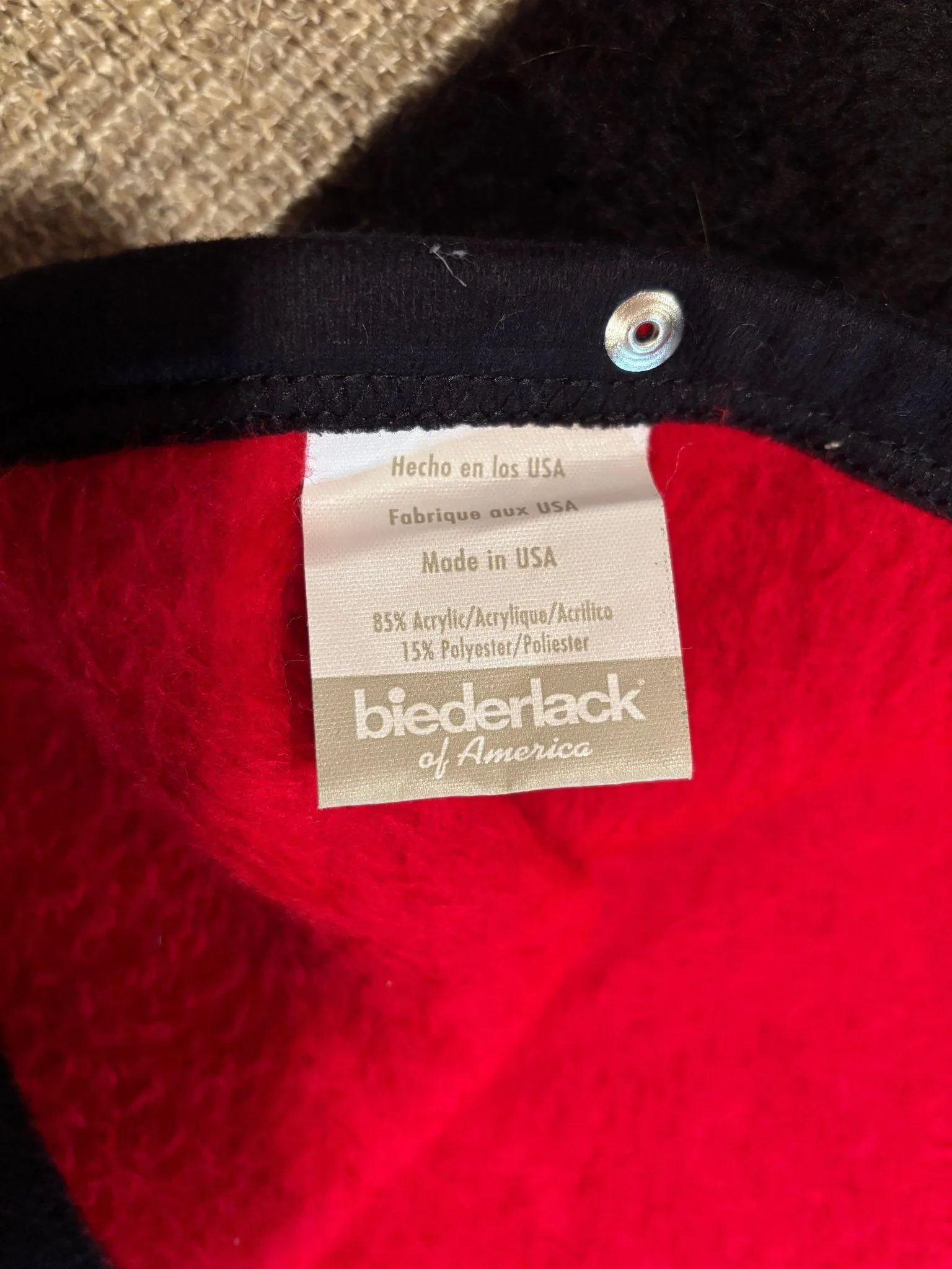 Biederlack Team Canada Hockey Snuggle Wrap Fleece Blanket image indicator(7)