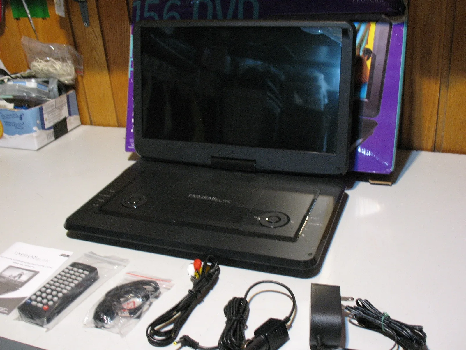Portable DVD Player with Swivel Screen, BRAND NEW image indicator(10)