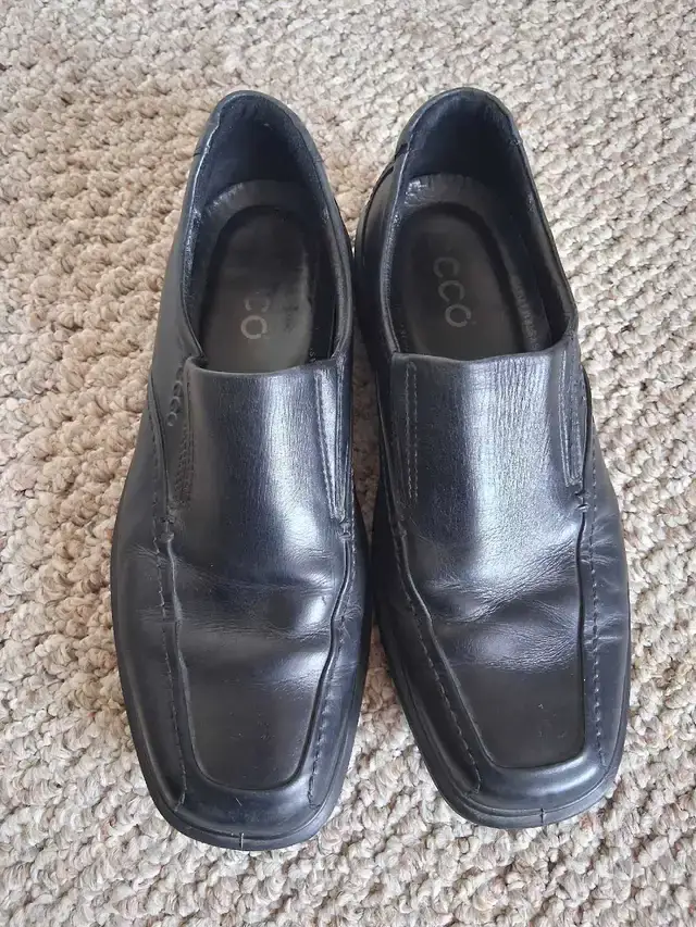 Men black Ecco shoes size 41