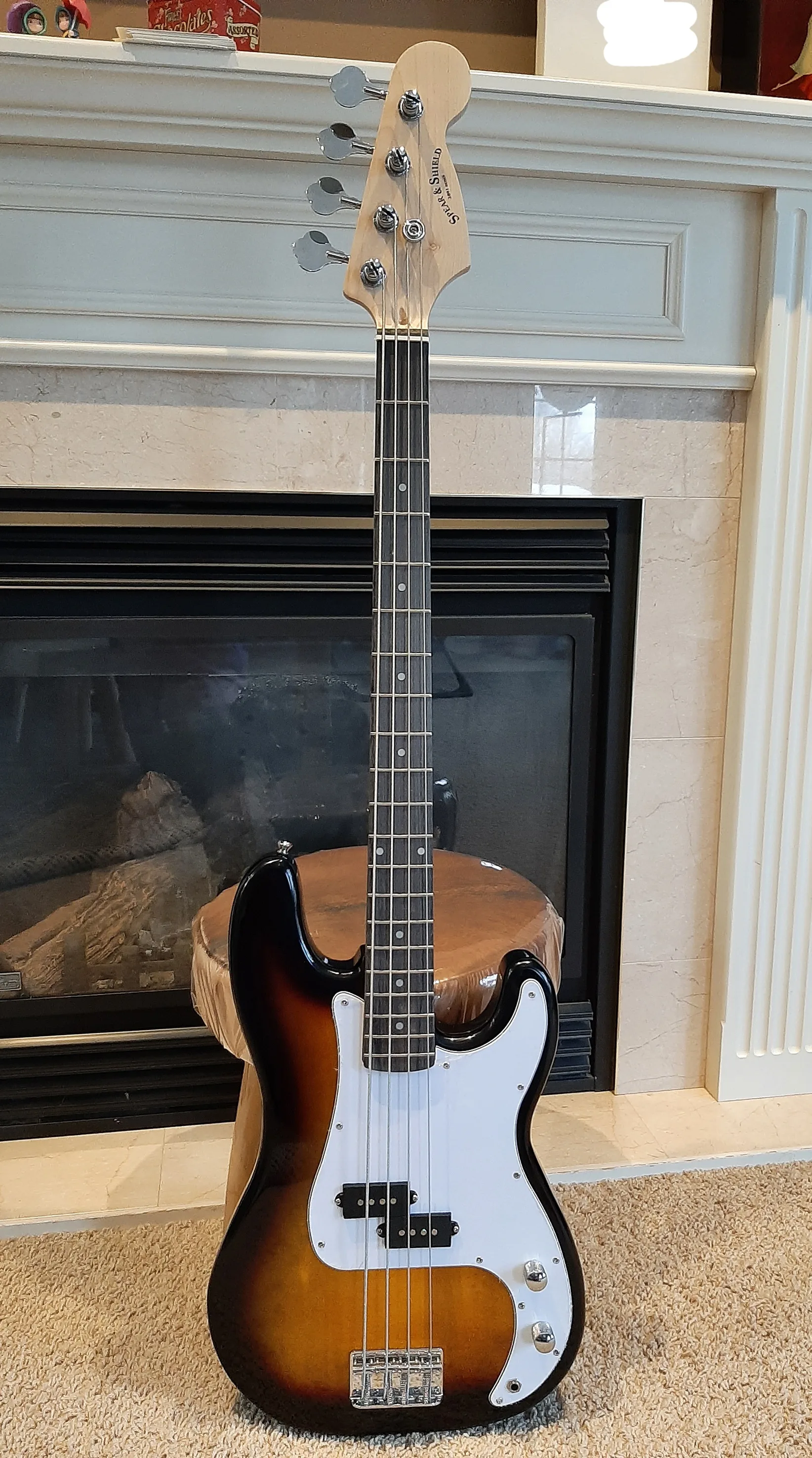 Brand New Spear & Shield 4-String Bass Guitar – Full Size SB