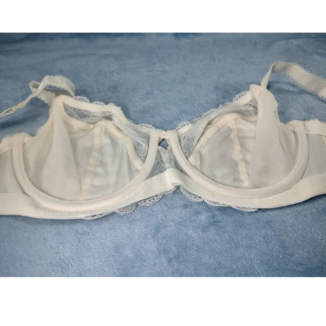 Amoureuse Lace-Trim Underwire, Ivory, 38C Bra image indicator(7)