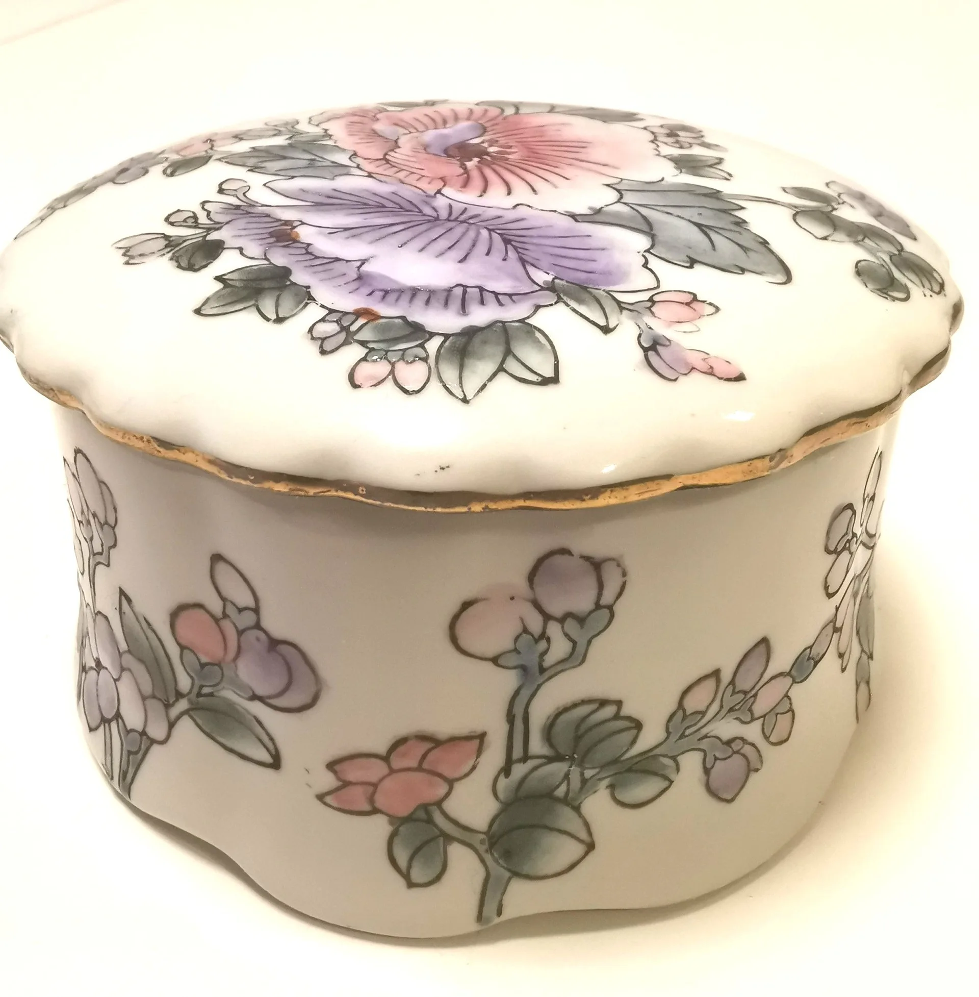 Vint. Porcelain Trinket Box Scalloped Lid Gold Trim Signed CHINA image indicator(9)