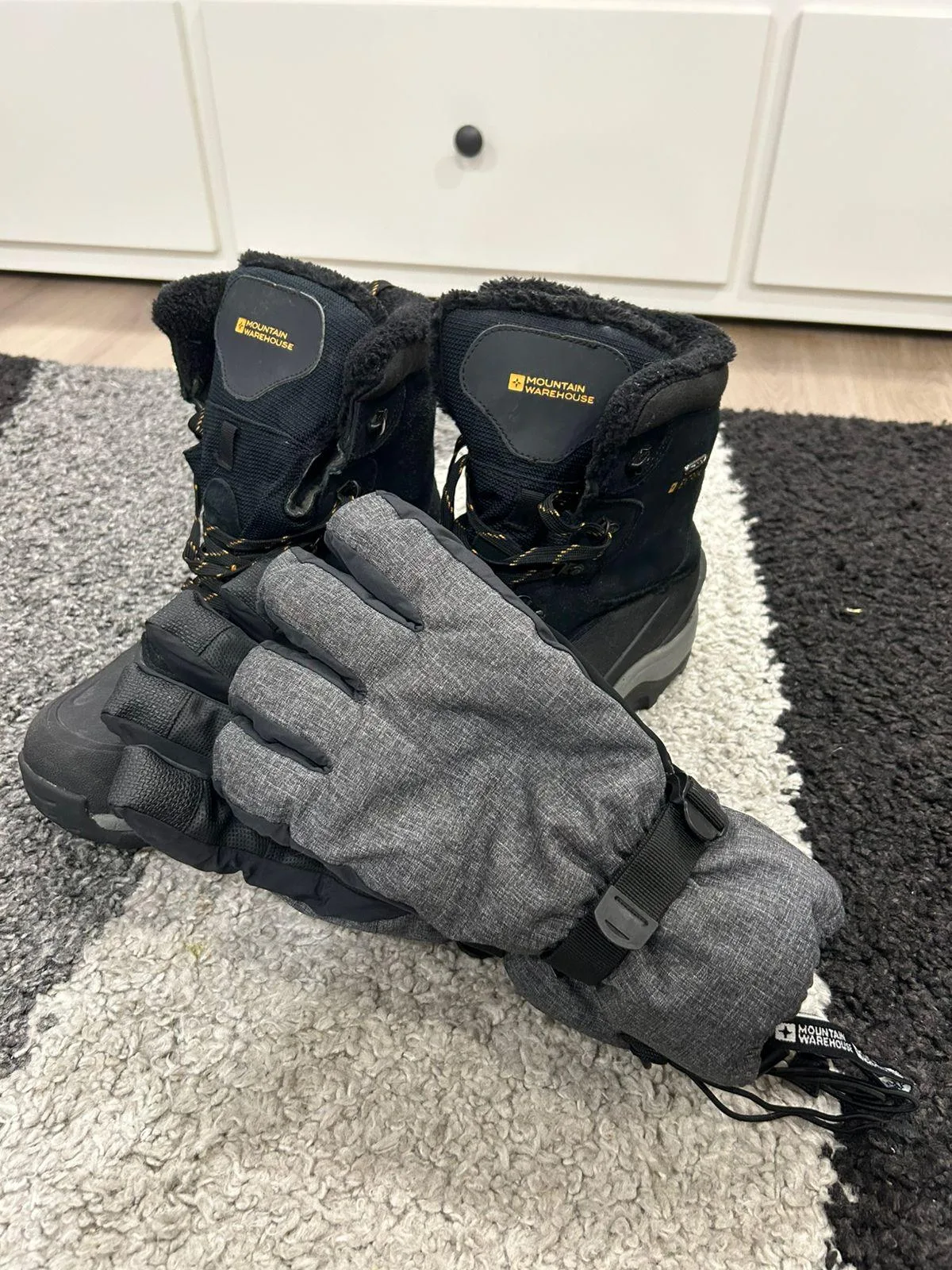 Snow Boots + Winter Gloves Set – Excellent for Cold Weather
