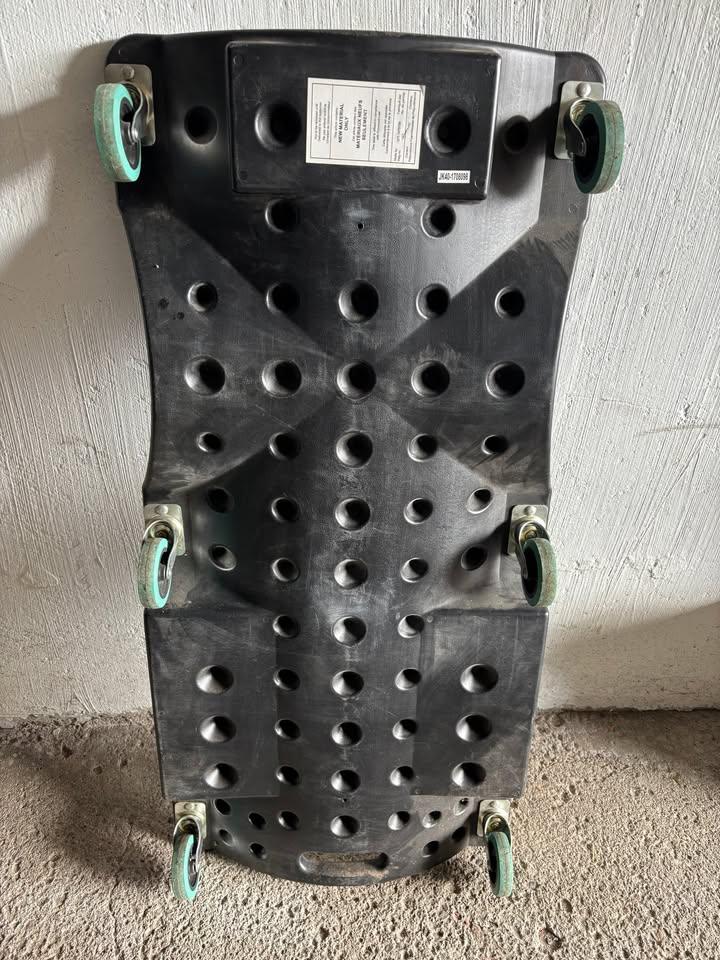 Certified Low Profile Creeper, 350-lb - photo 3