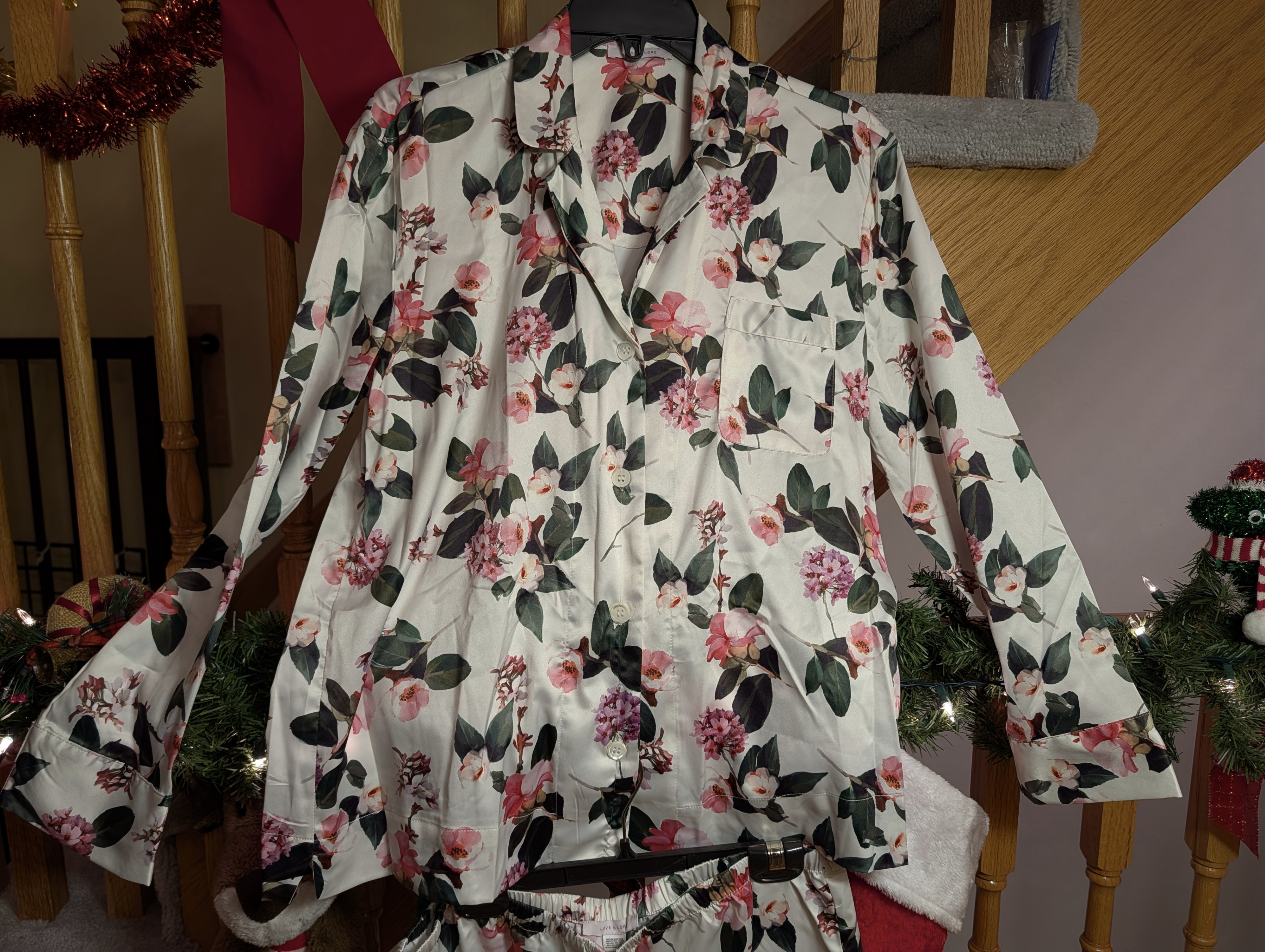Love & Lore Women's Satin Pyjama Set - Unused - photo 2