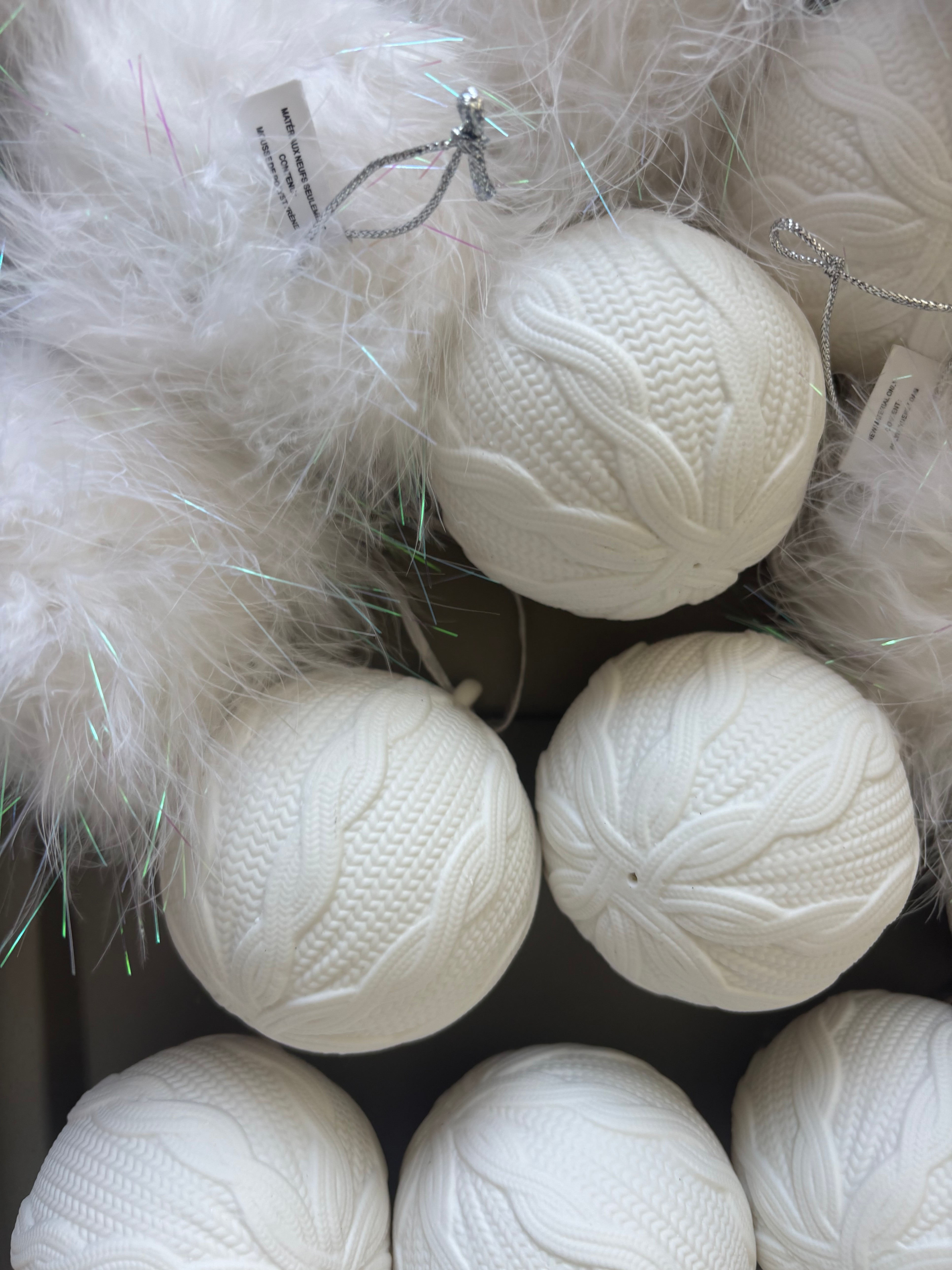 26 Christmas Balls pouf and ceramic Like new!! - photo 2