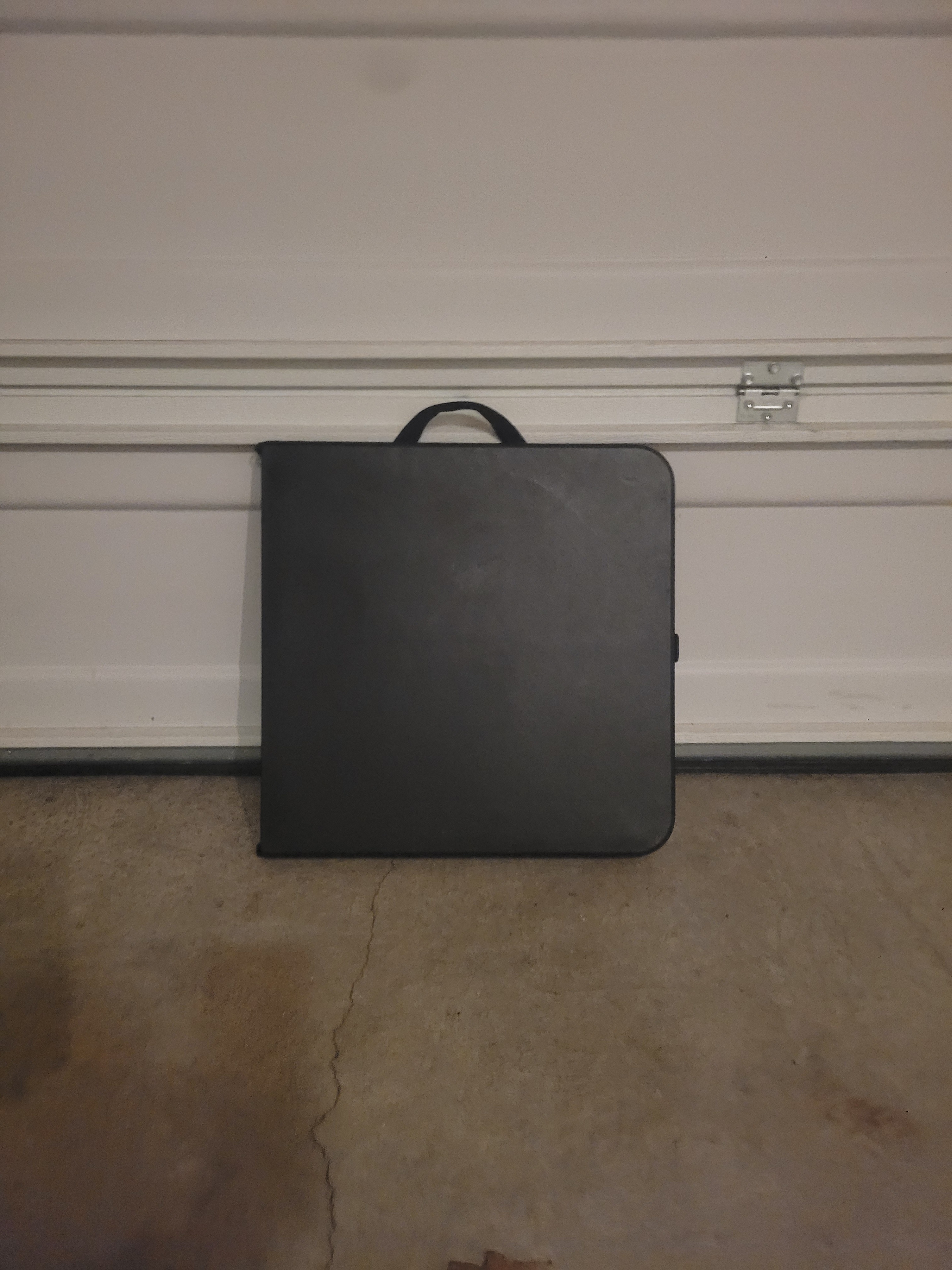 Portable Folding Table – Compact & Easy to Carry