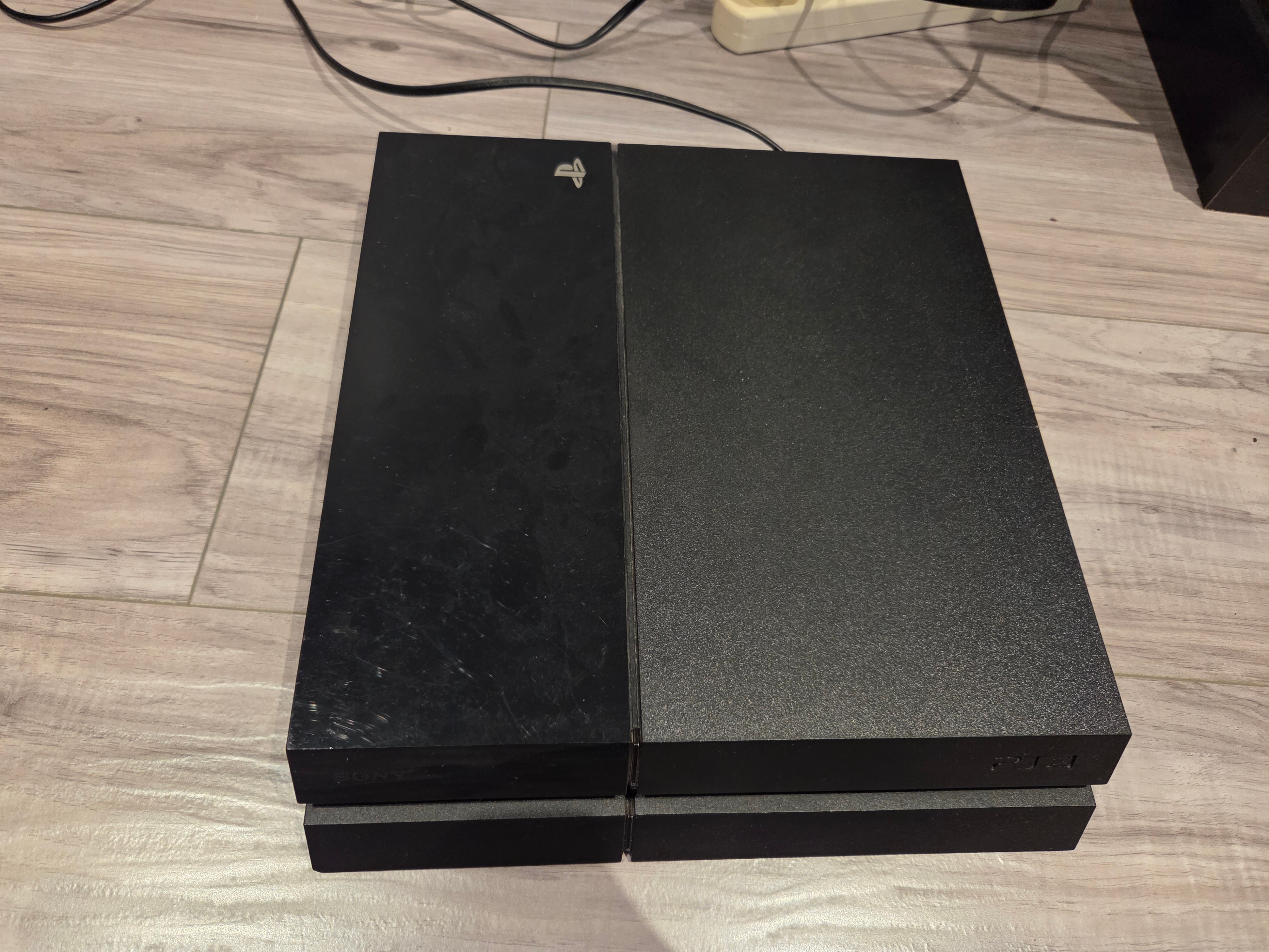PlayStation 4 (PS4) - photo 2