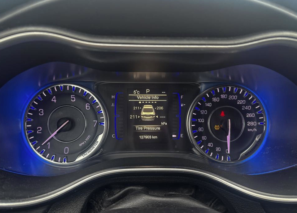 2016 Chrysler 200 - photo 4