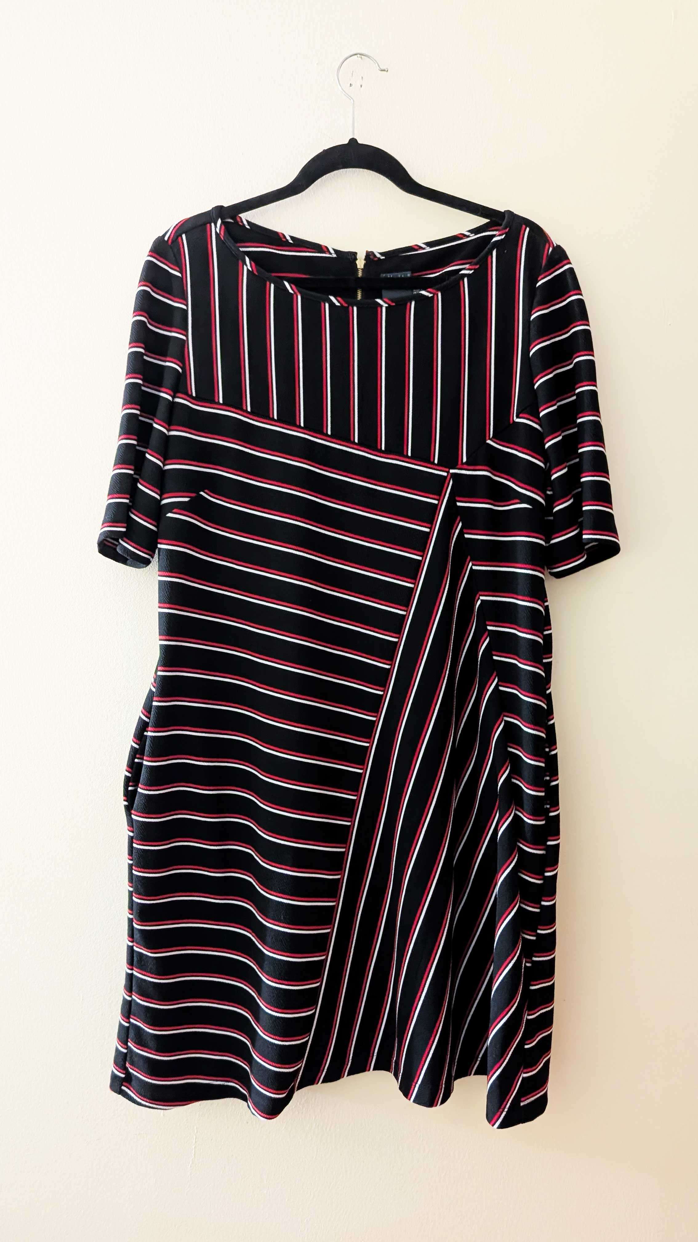 Assorted Women's Clothes - photo 3
