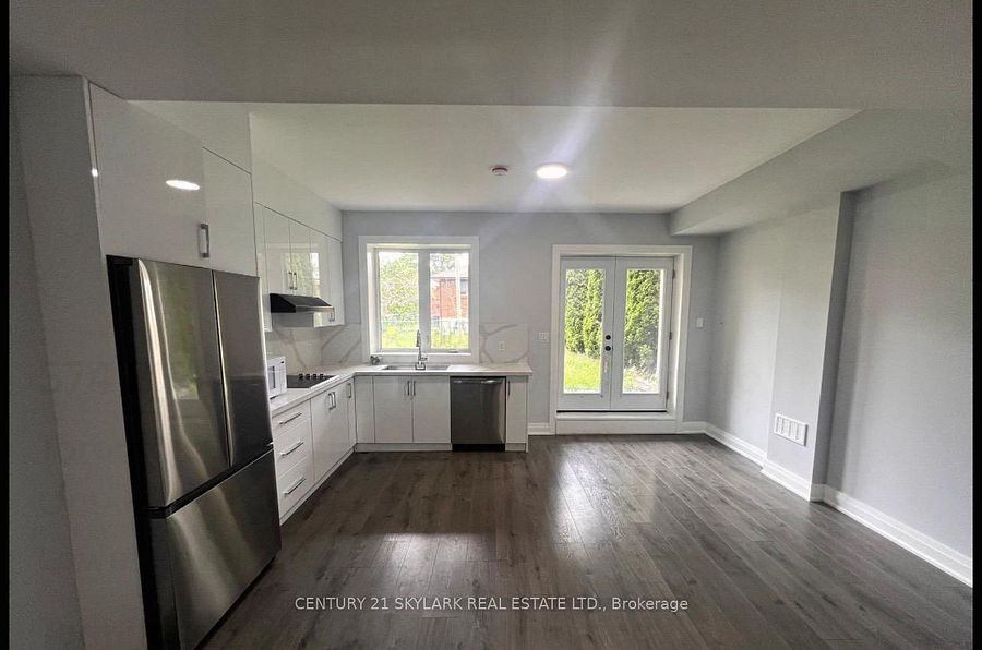 ✨ RENTAL: Spacious Ground Floor Studio Walkout Pharmacy Ave ✨ - photo 4