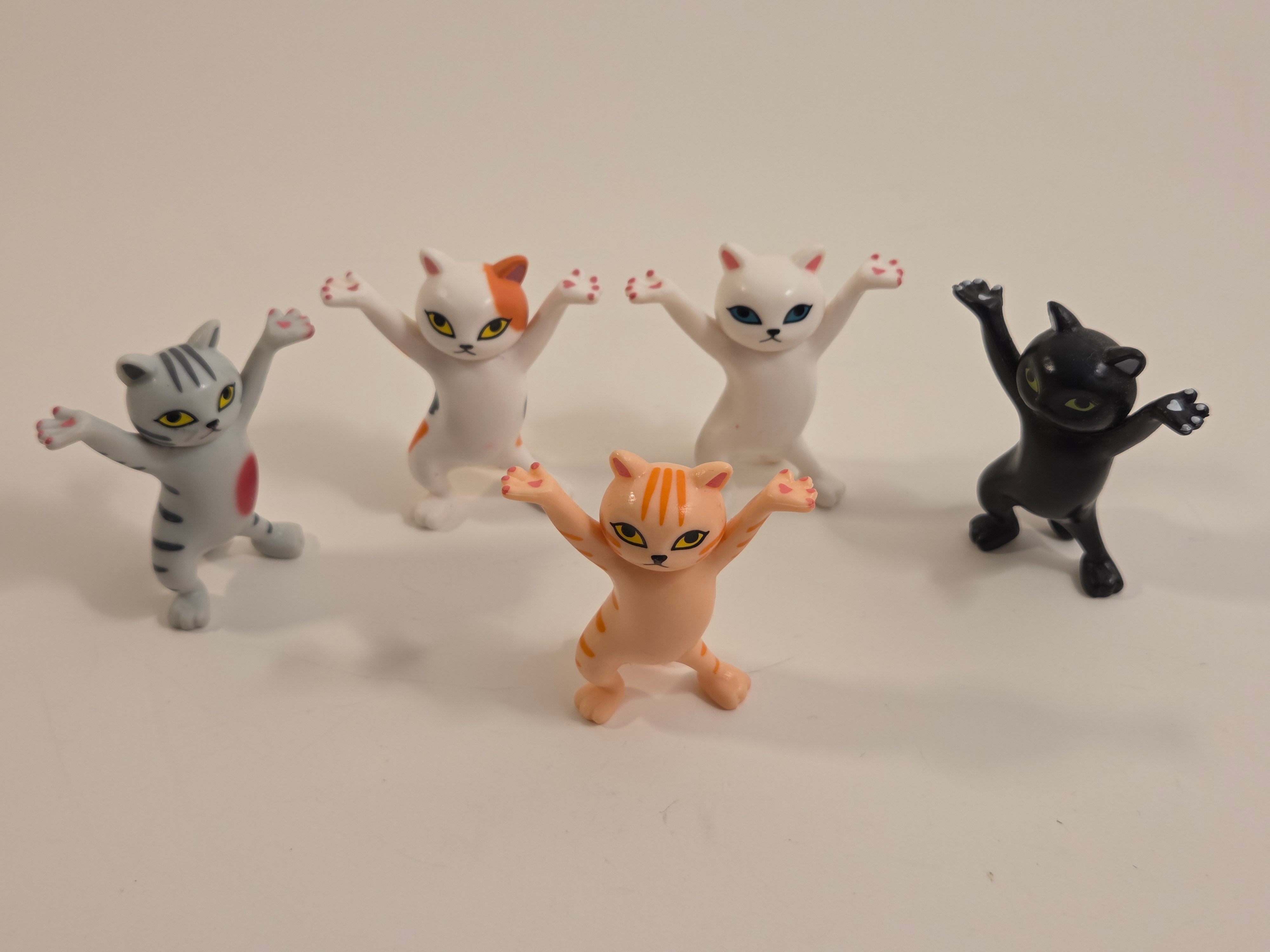 Set of 5 Mini Cat Figurines – 8 cm, cute desk decor - photo 4