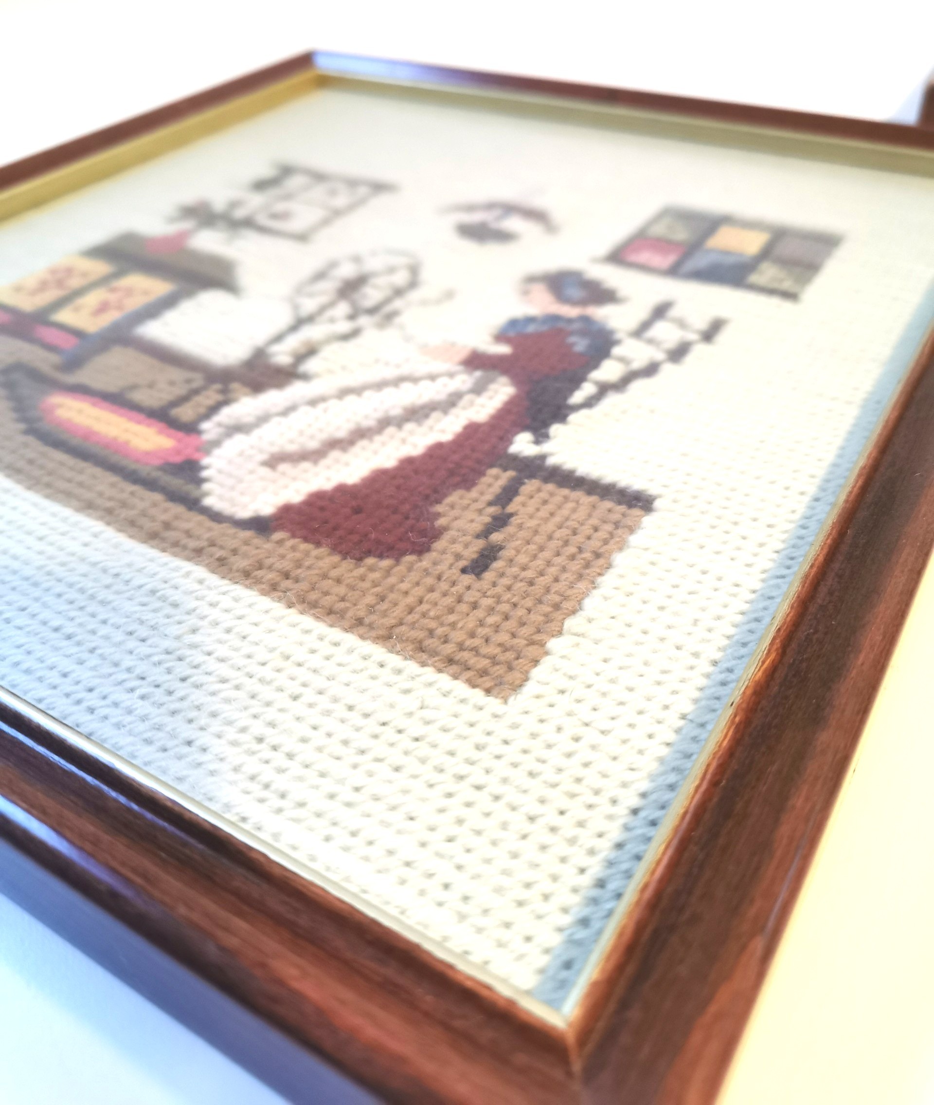1960s Framed Needlepoint - Colonial Man & Woman Spinning Wheel - photo 4