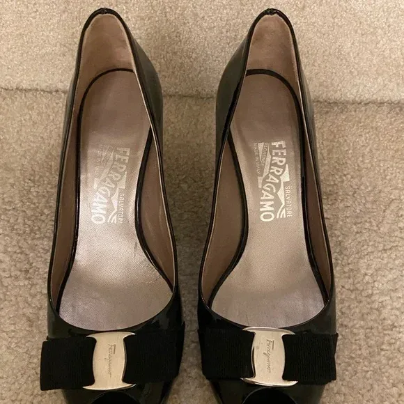 Salvatore Ferragamo Vara Bow Open Toes Leather Low Heel Shoes