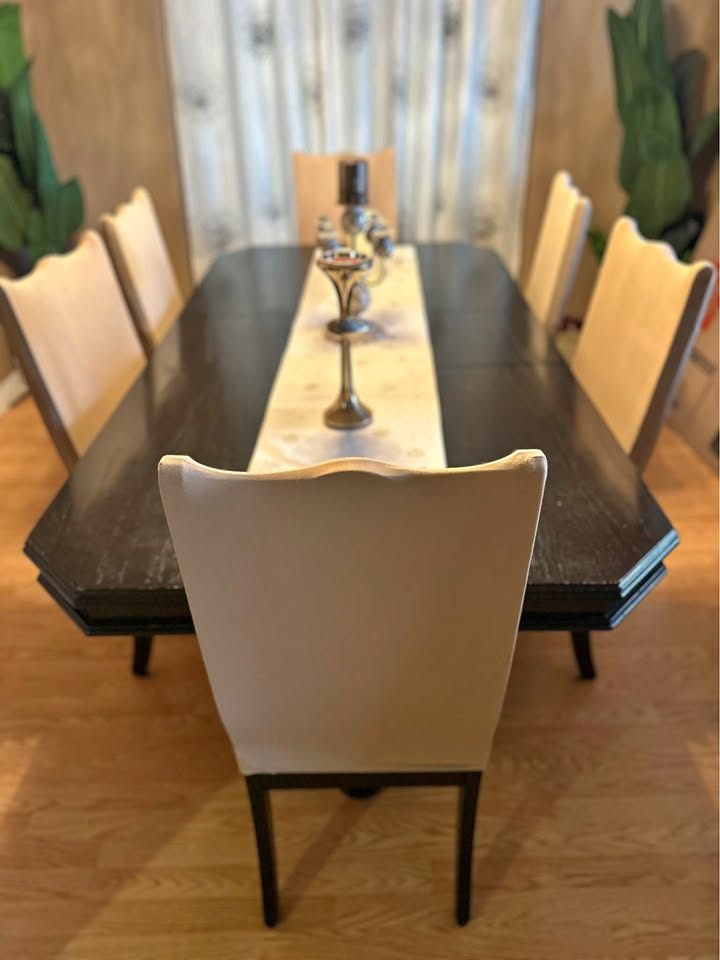 Solid wood dining table with 6 chairs (Expandable)