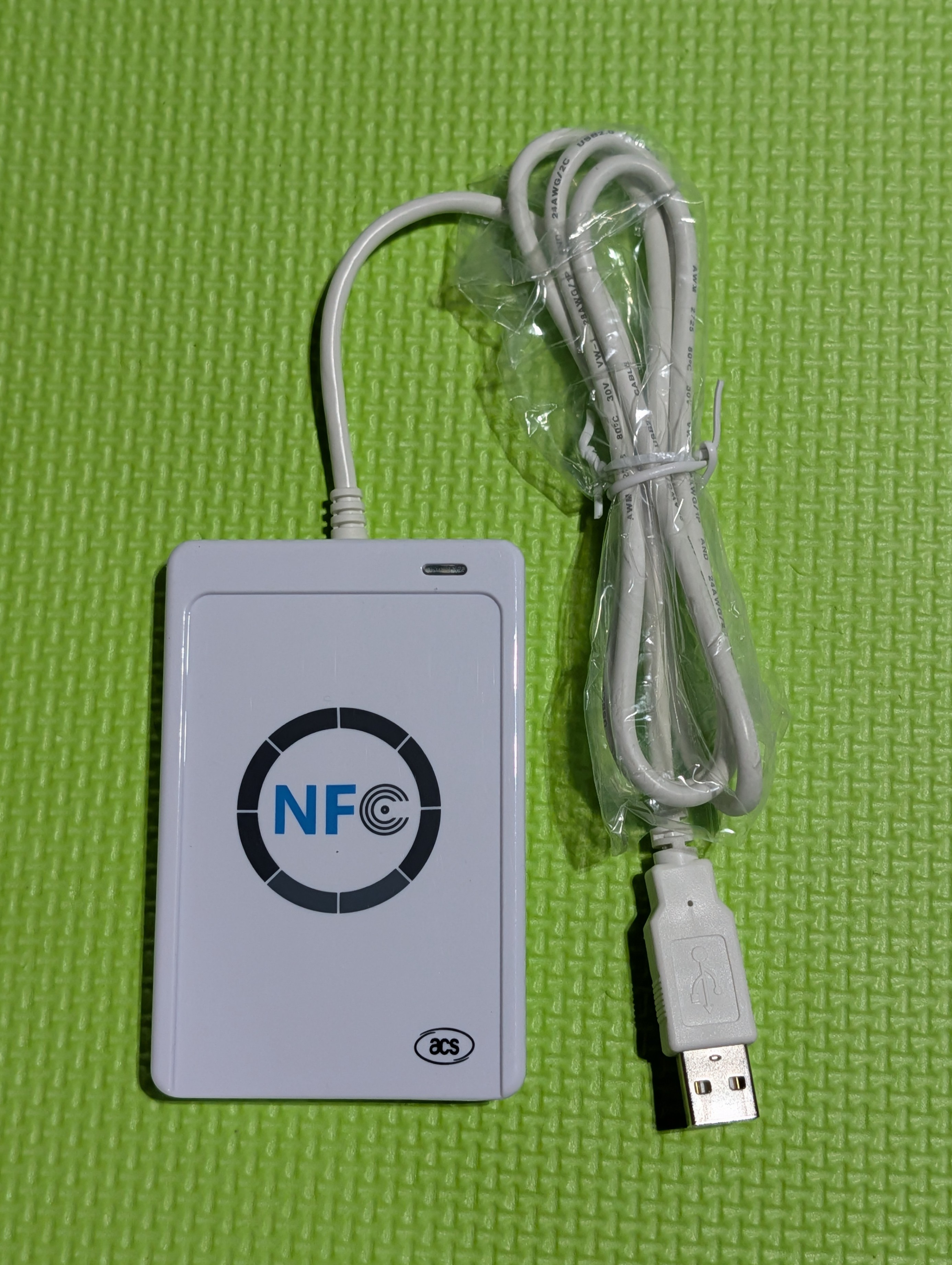 ACS ACR122U NFC Reader - photo 2
