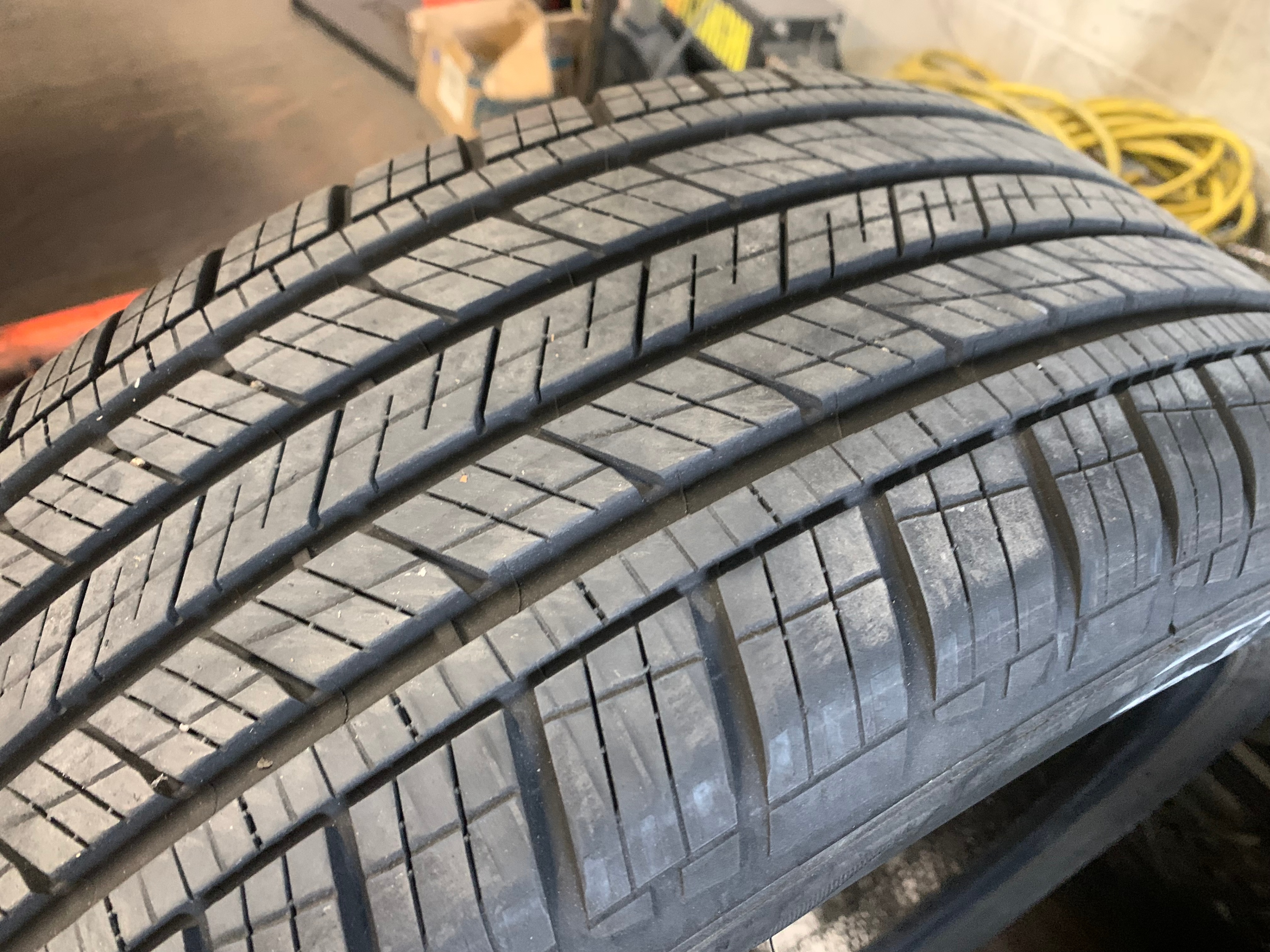 1 X single 215/55/18 95H M+S Goodyear Assurance Finesse with 90% - photo 4