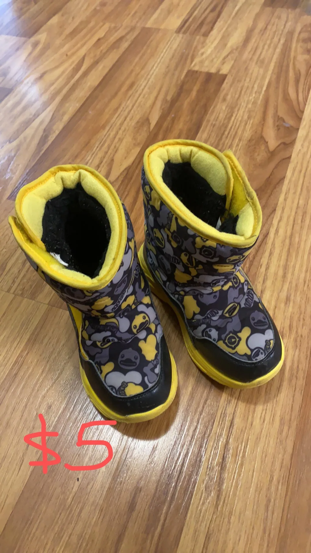 kid's snow booth and water shoe