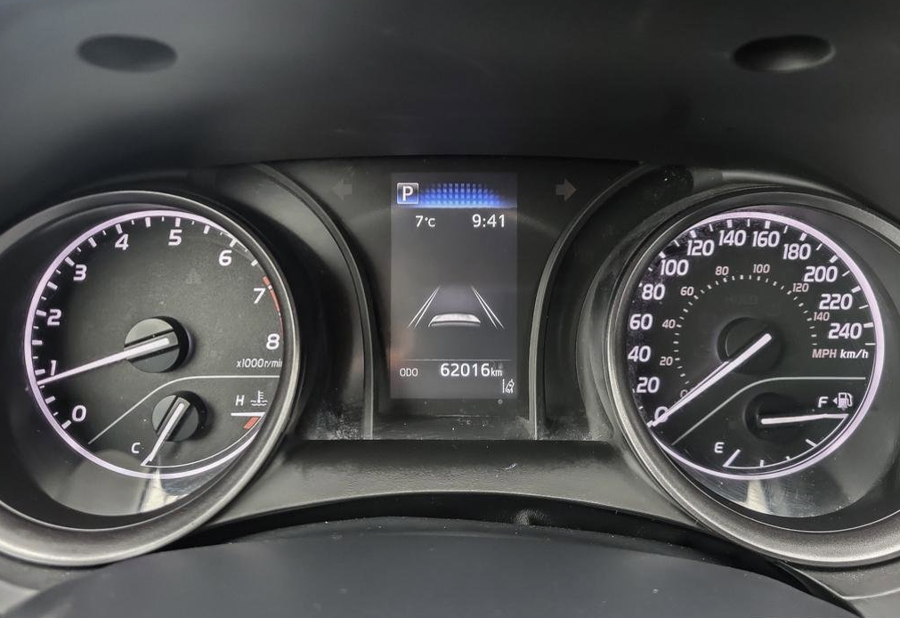 2023 Toyota Camry SE - photo 4