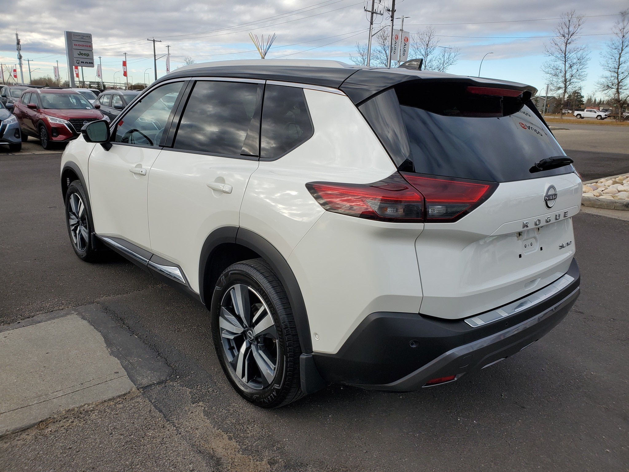 2023 Nissan Rogue SL - photo 5