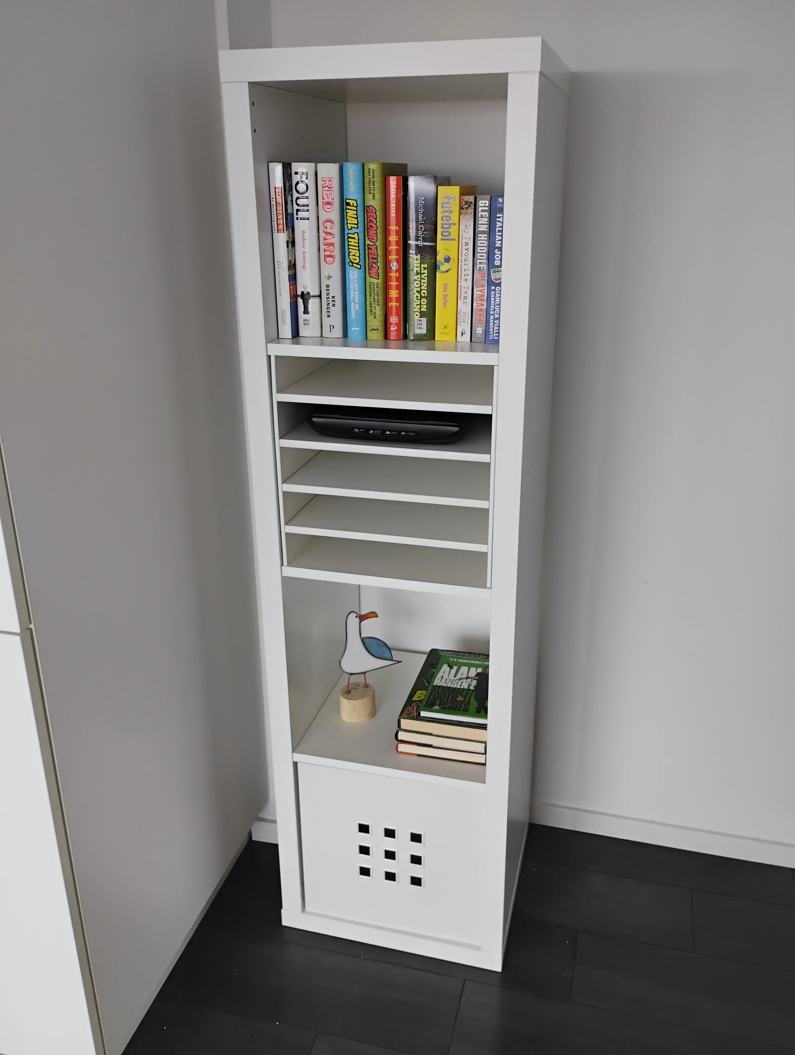White Kallax Shelf (1x4) with Inserts