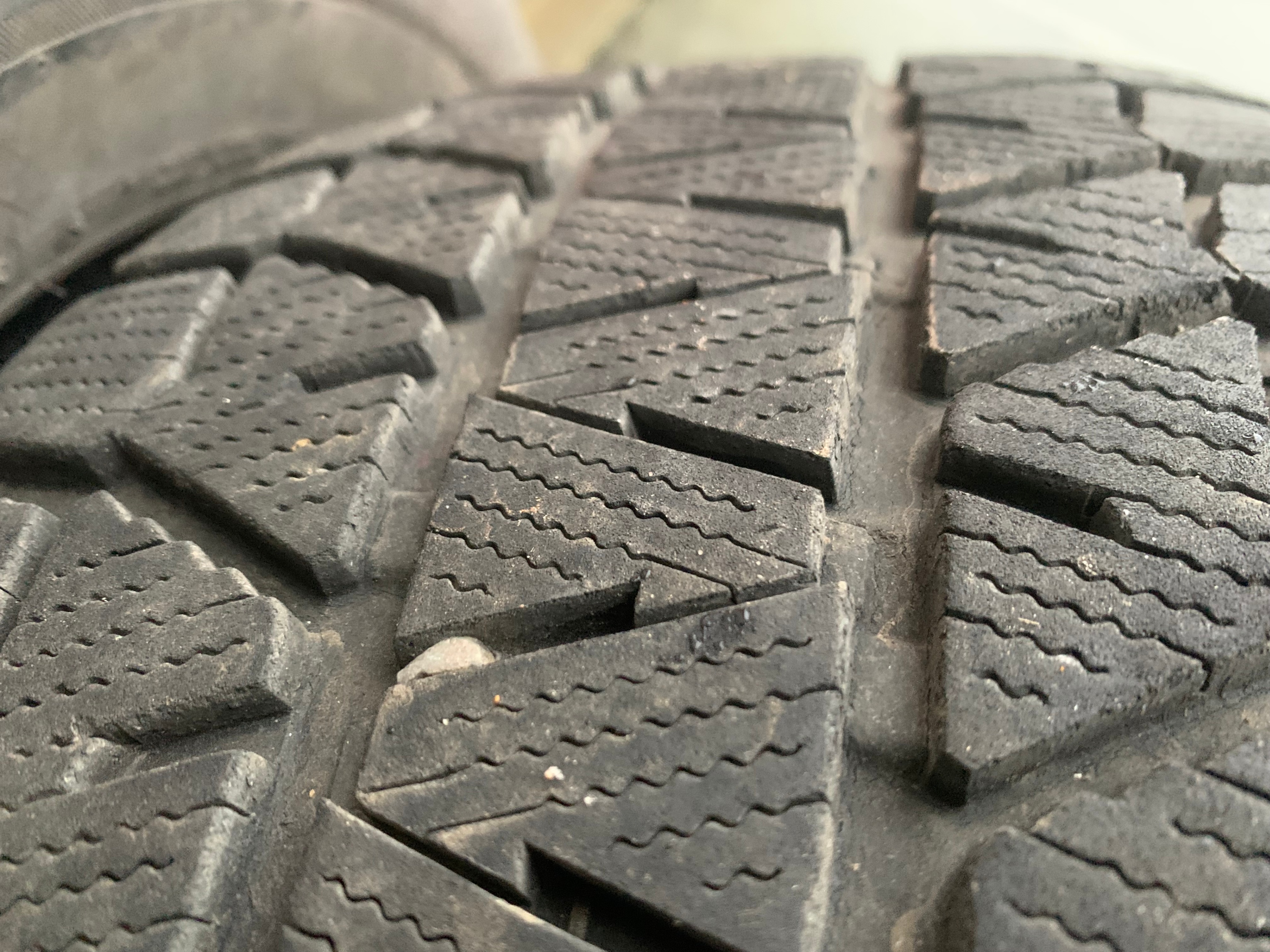 SET of 225/65/17 M+S 102H Bridgestone Blizzak WS80 snow tires - photo 3
