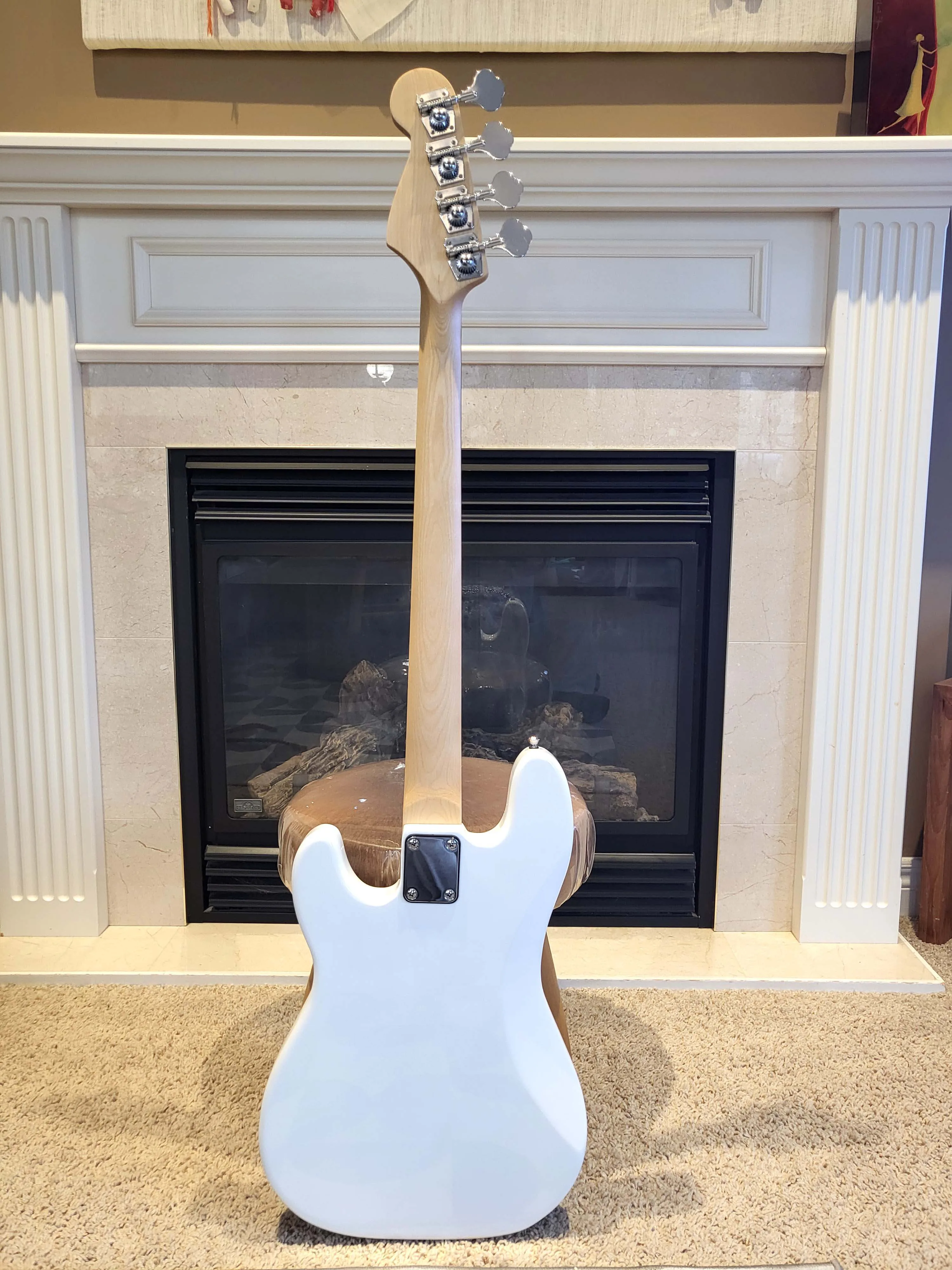 Brand New White Bass Guitar Precision style full size image indicator(4)