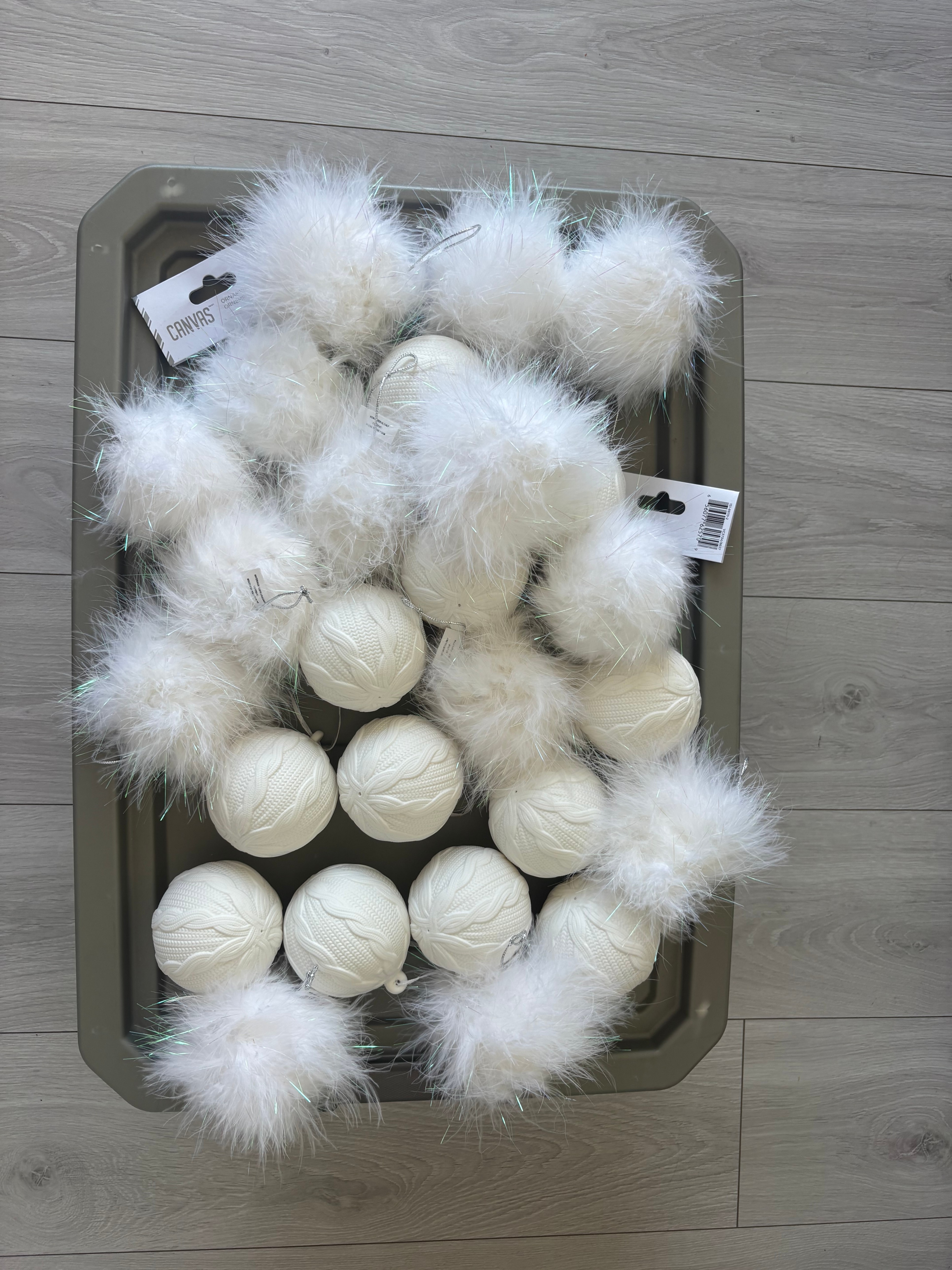 26 Christmas Balls pouf and ceramic Like new!!