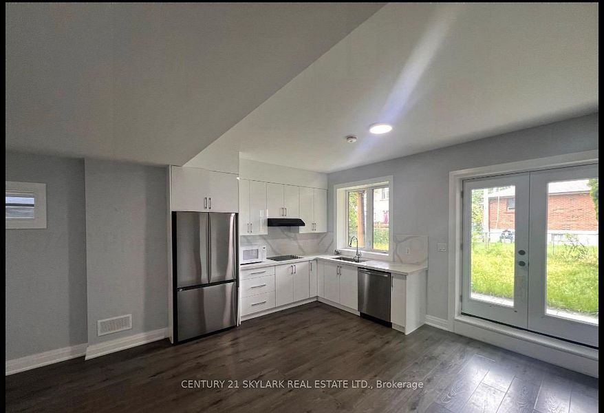 ✨ RENTAL: Spacious Ground Floor Studio Walkout Pharmacy Ave ✨