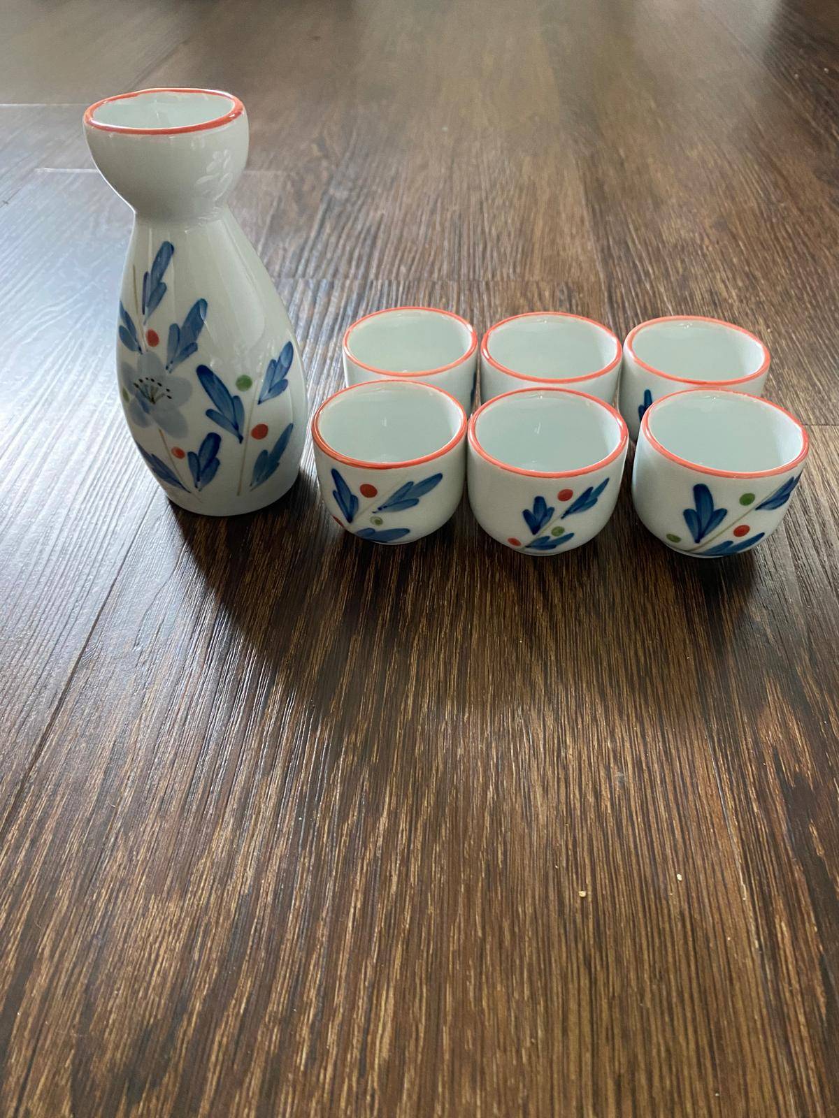 Sake set  (1 carafe/flask and 6 cups) - photo 2