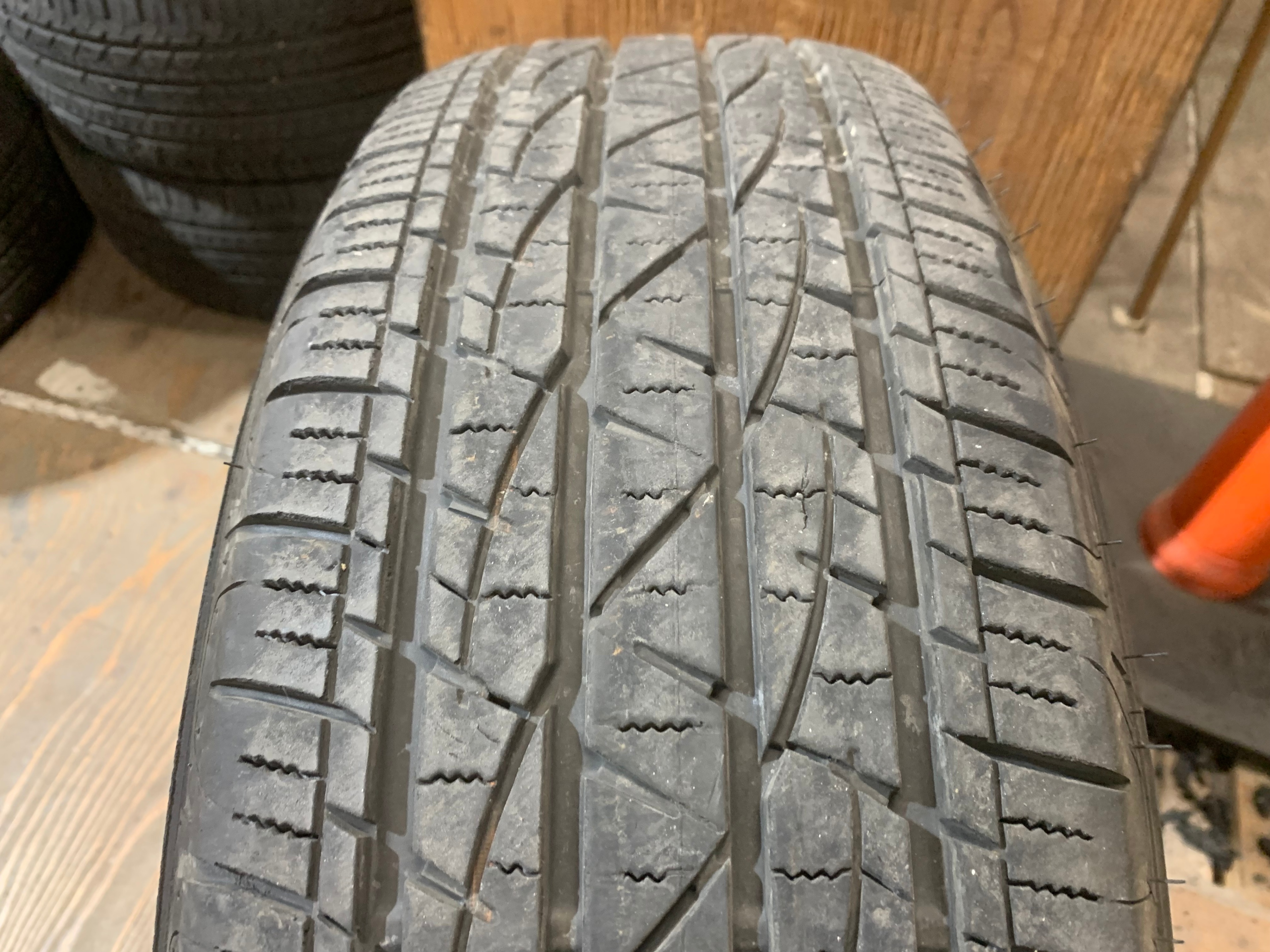 PAIR of 225/65/17 M+S 102H Firestone Destination LE2 with 70% - photo 3