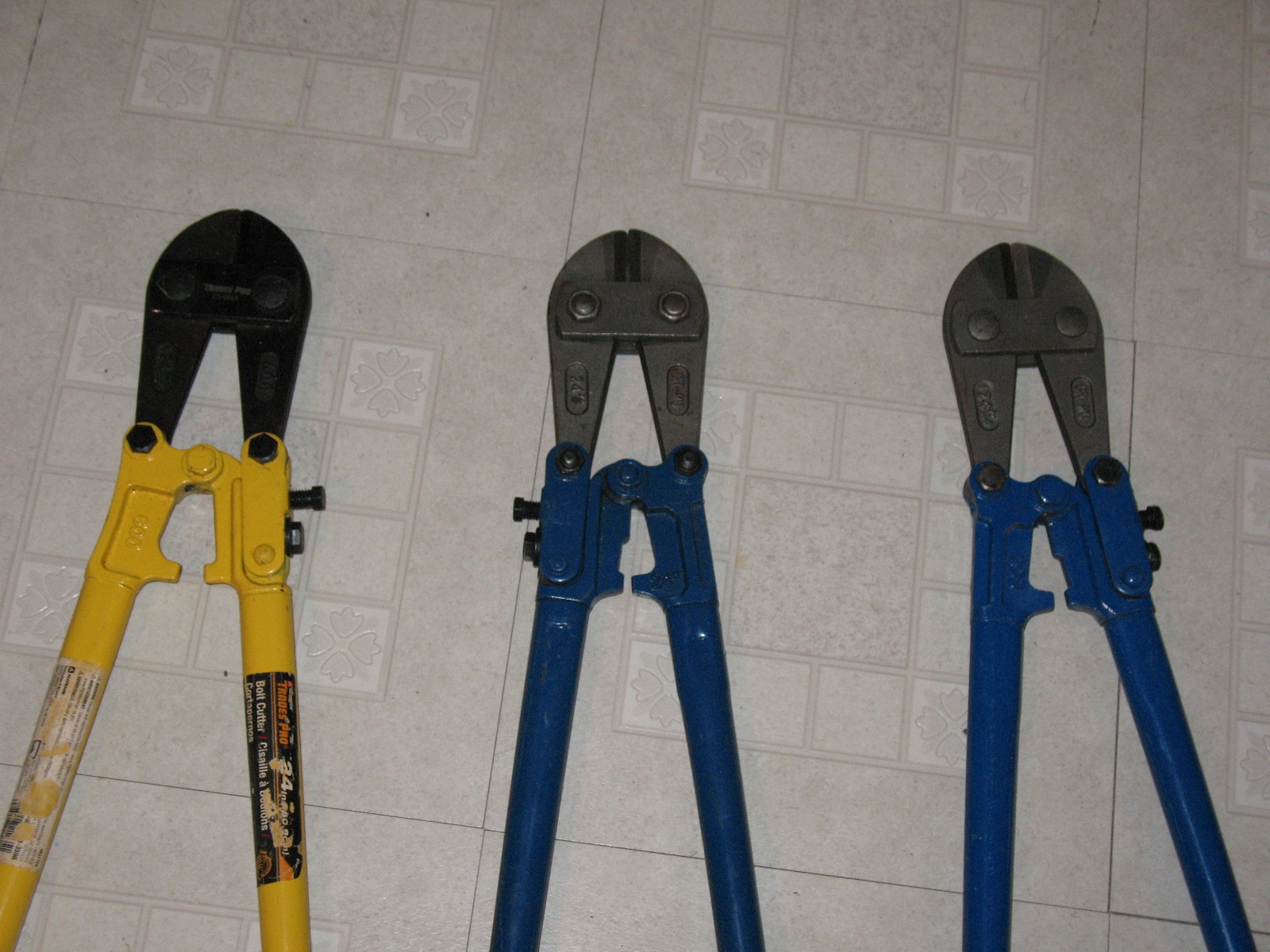Three 24 Inch Bolt Cutters - photo 4